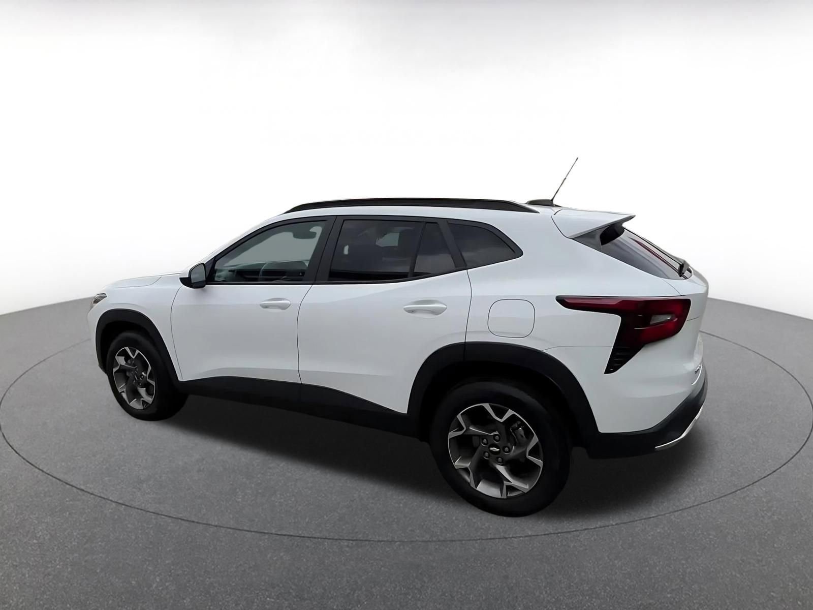 Thumbnail: 2025 Chevrolet Trax - 10