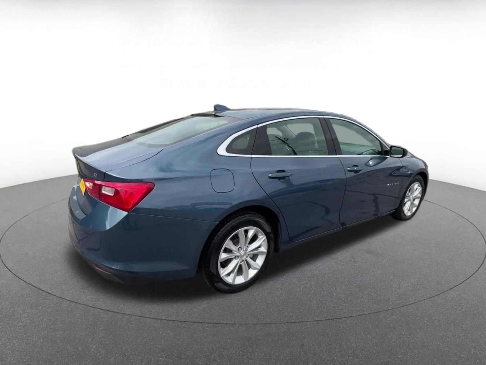 Thumbnail: 2024 Chevrolet Malibu - 15