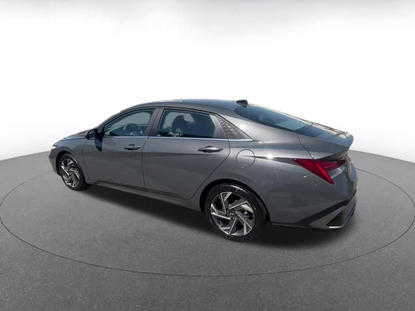 Thumbnail: 2025 Hyundai Elantra - 10