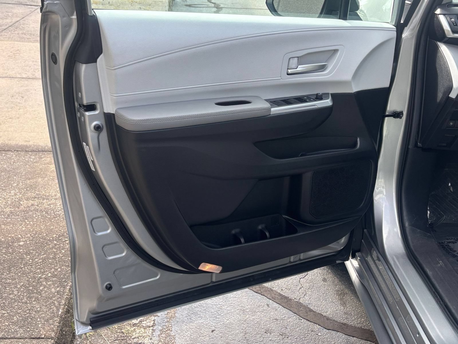 Thumbnail: 2025 Toyota Sienna - 18
