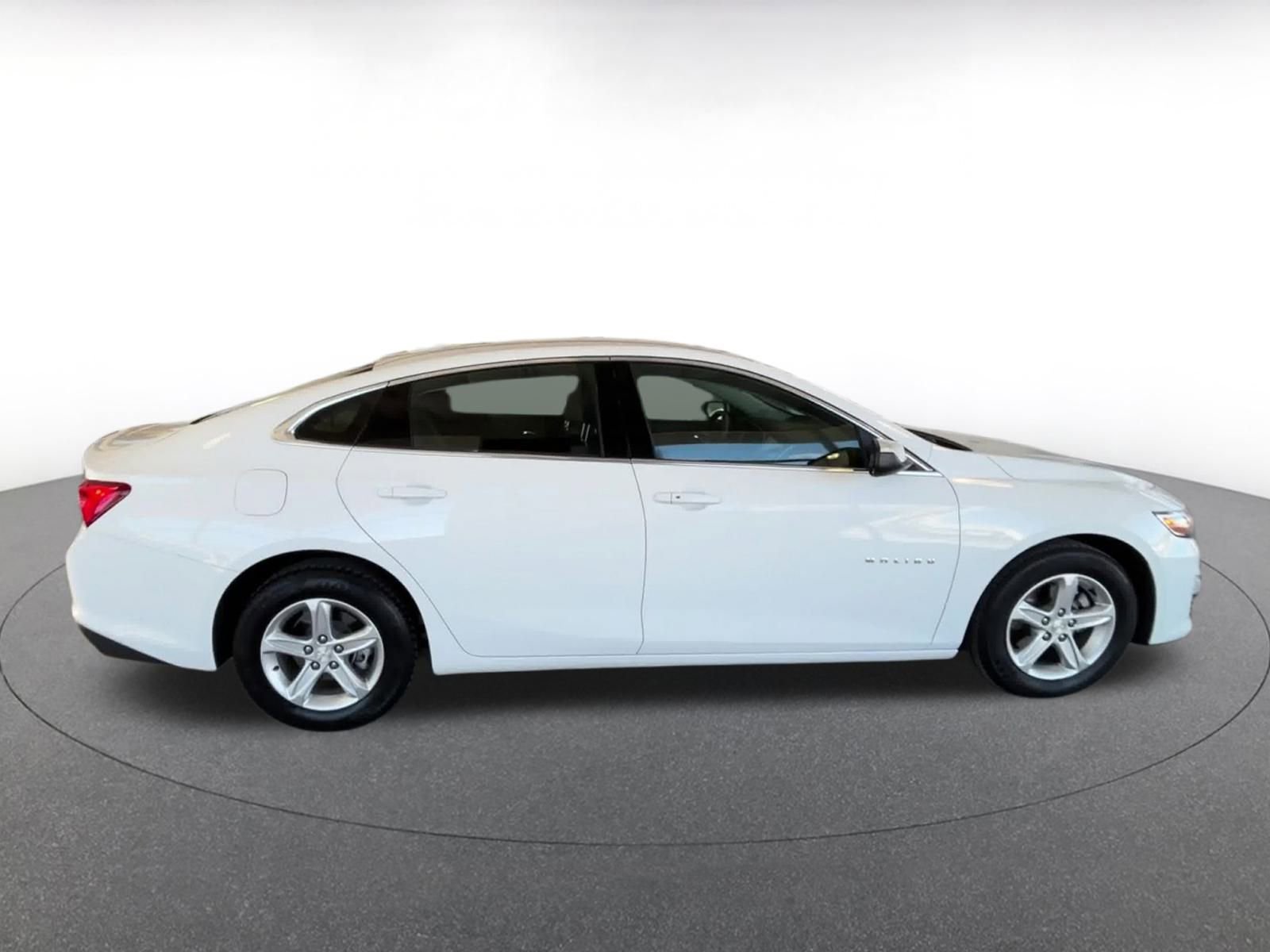 Thumbnail: 2024 Chevrolet Malibu - 16