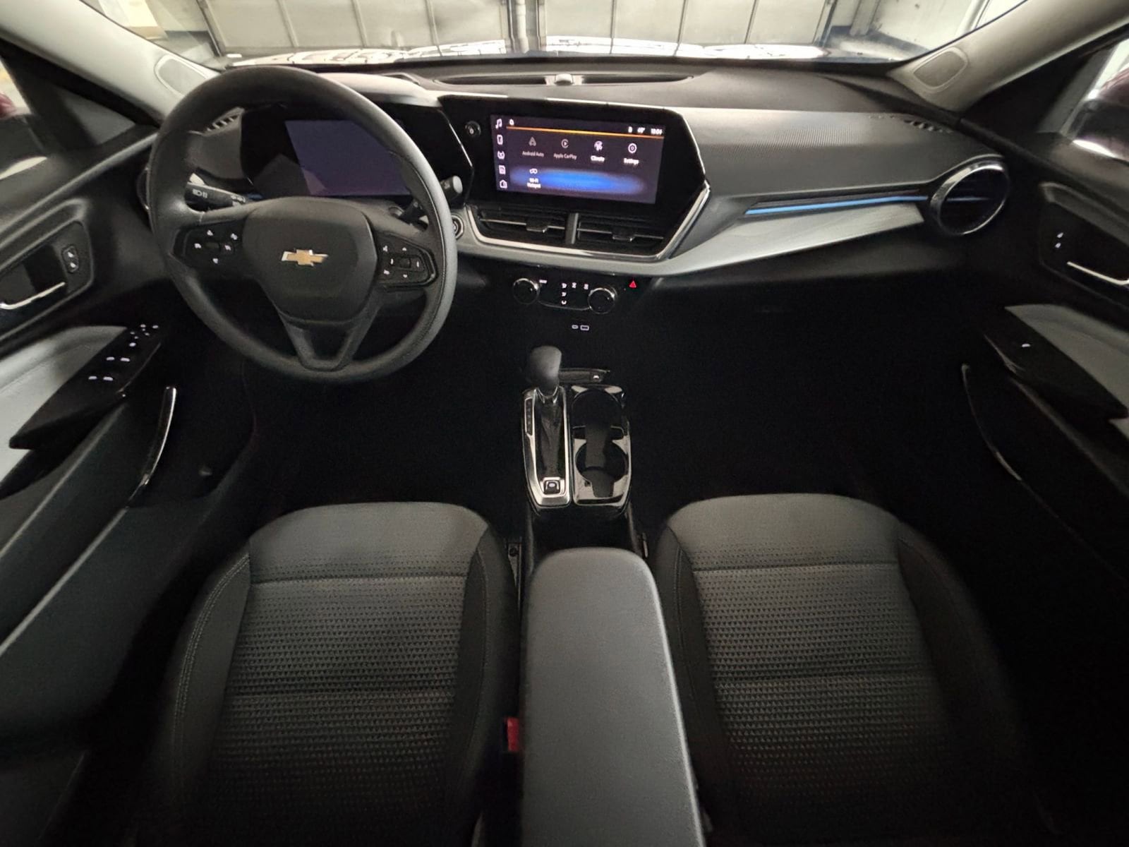 Thumbnail: 2025 Chevrolet Trax - 32