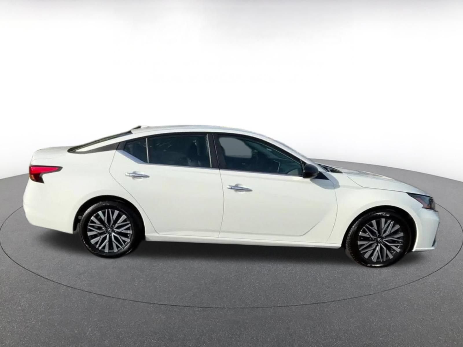 Thumbnail: 2025 Nissan Altima - 16