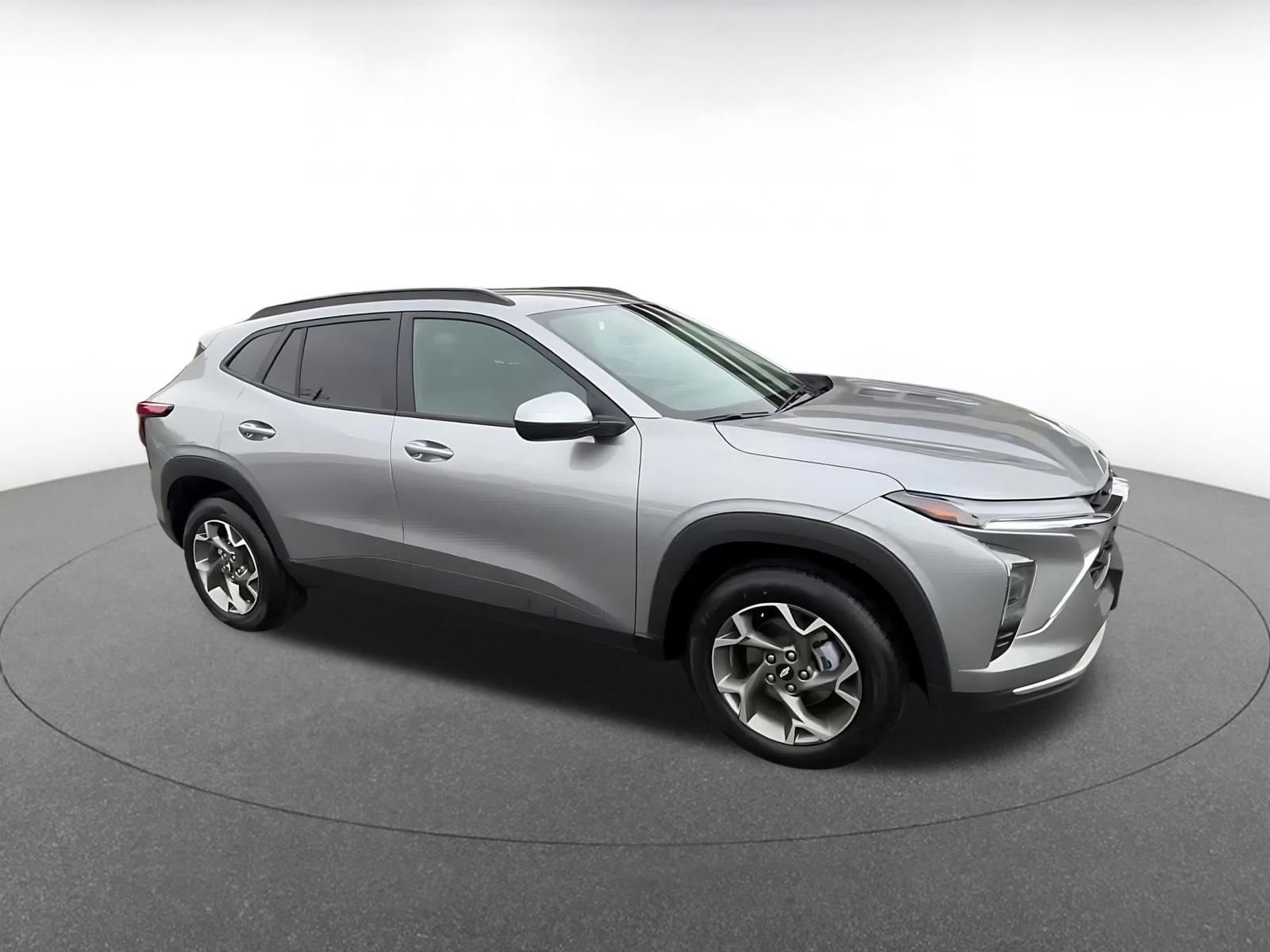 Thumbnail: 2025 Chevrolet Trax - 8