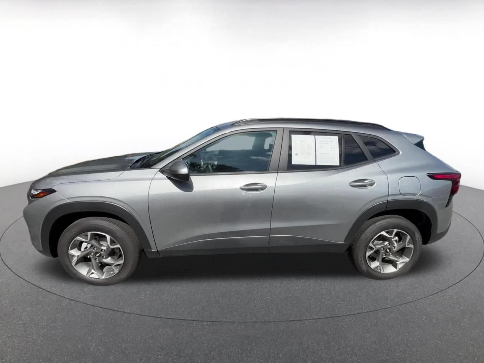 Thumbnail: 2025 Chevrolet Trax - 7