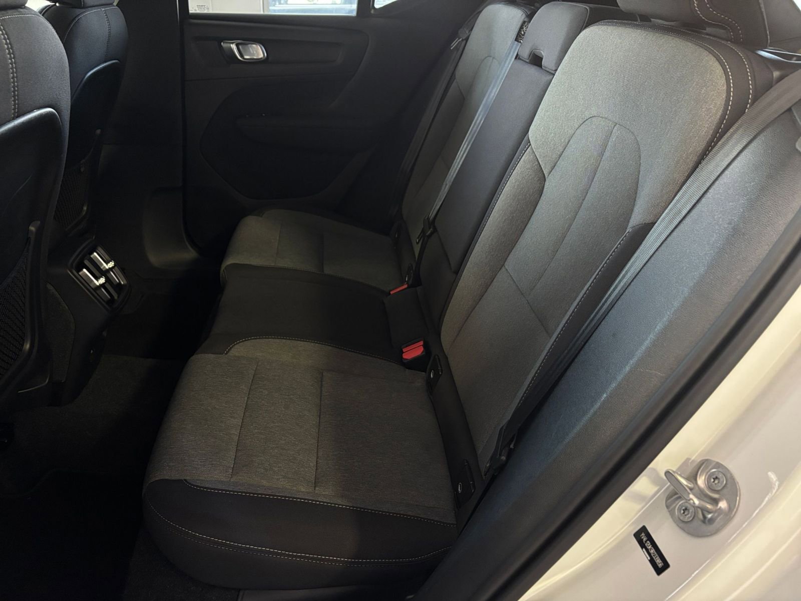 Thumbnail: 2024 Volvo XC40 - 26