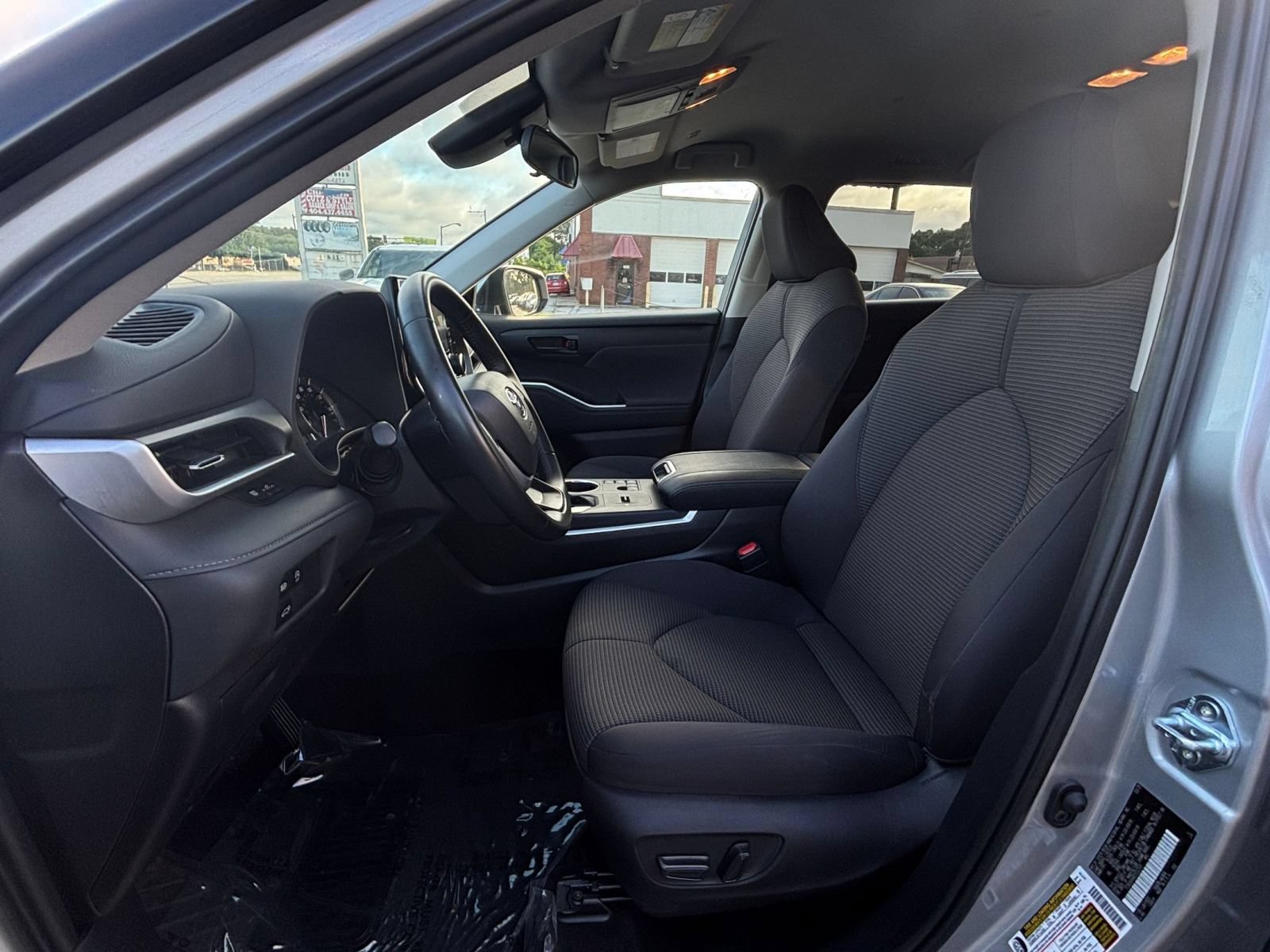 Thumbnail: 2025 Toyota Highlander - 29