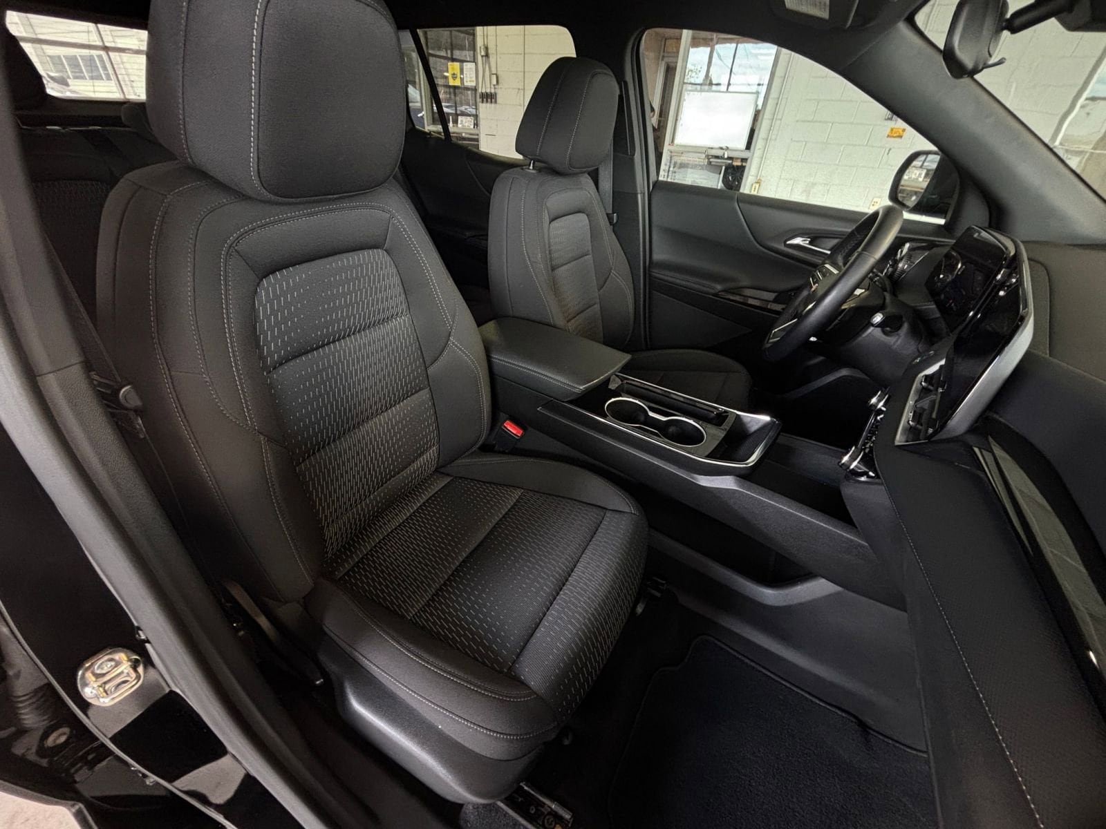 Thumbnail: 2025 Chevrolet Equinox - 35