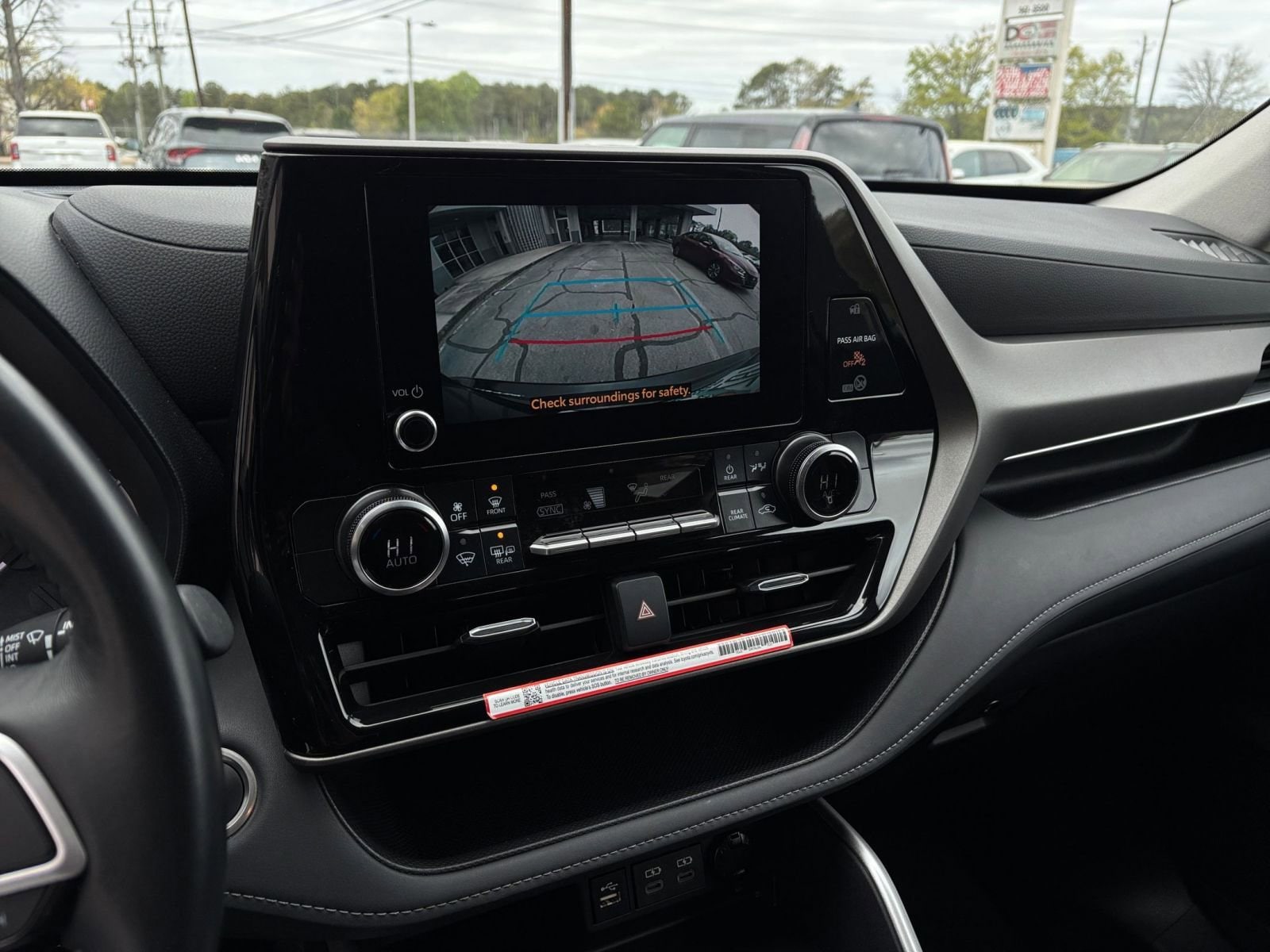 Thumbnail: 2025 Toyota Highlander - 31