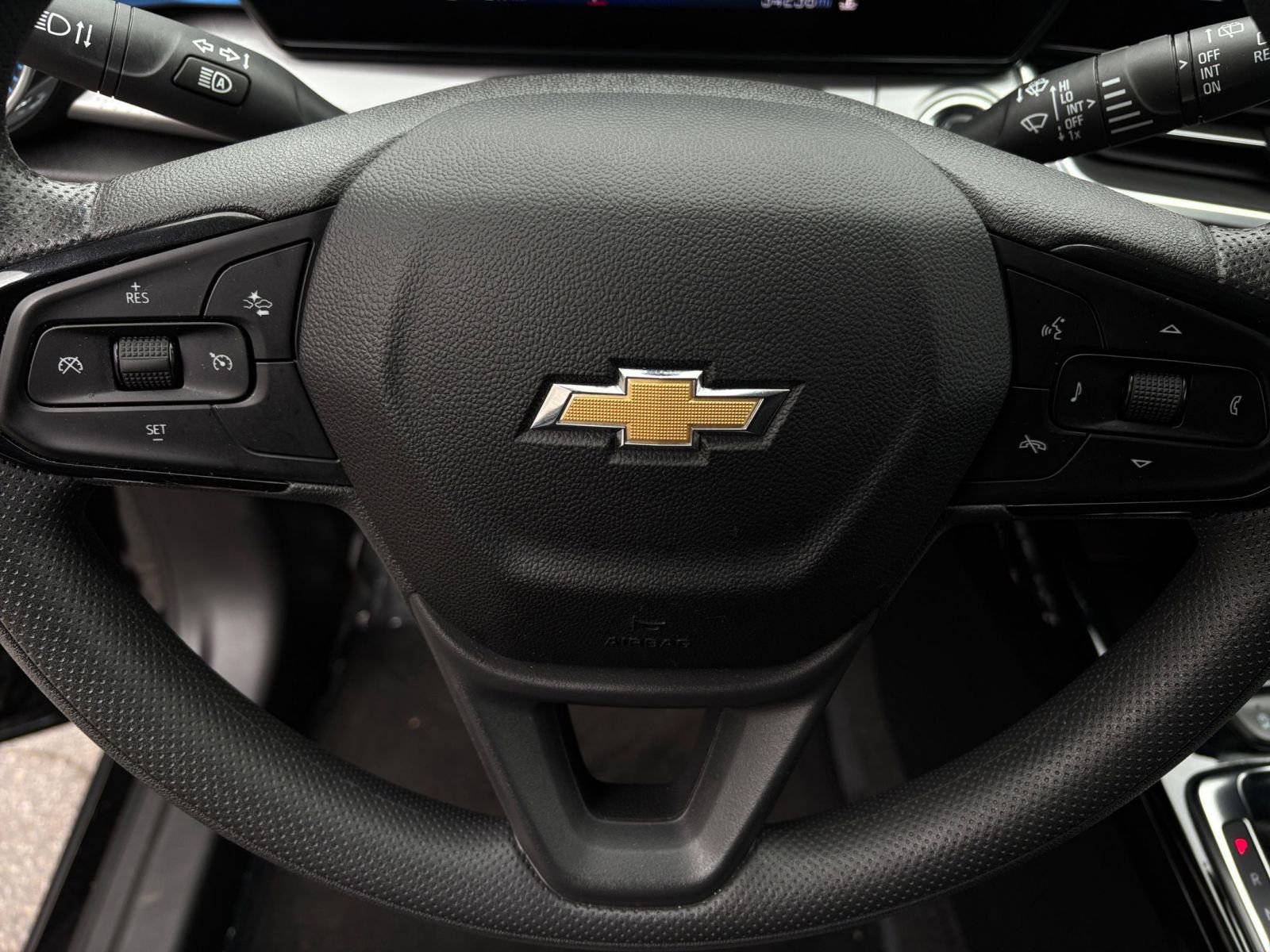Thumbnail: 2025 Chevrolet Trax - 32