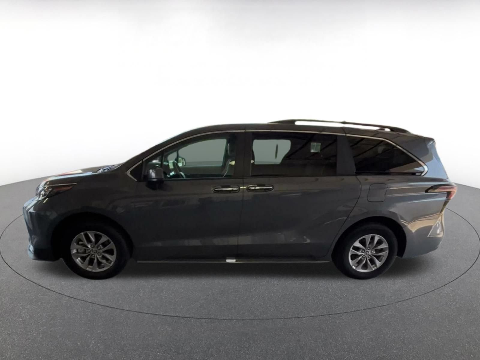 Thumbnail: 2025 Toyota Sienna - 6