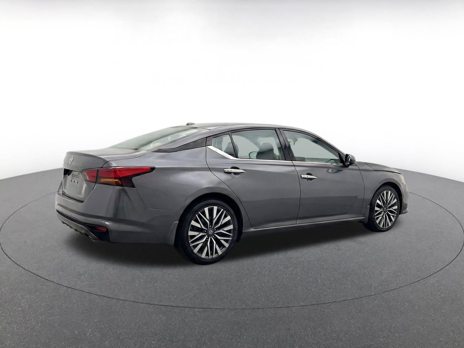 Thumbnail: 2025 Nissan Altima - 8