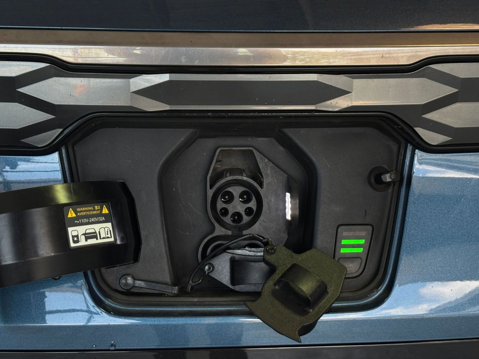 Thumbnail: 2023 Kia Niro - 23