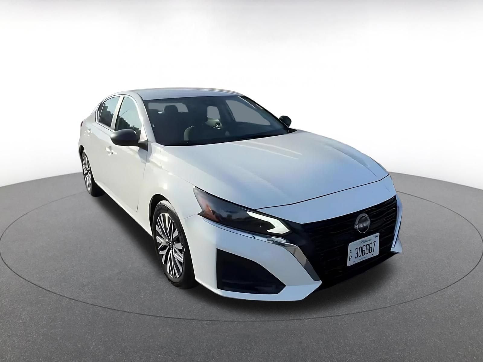 Thumbnail: 2025 Nissan Altima - 3