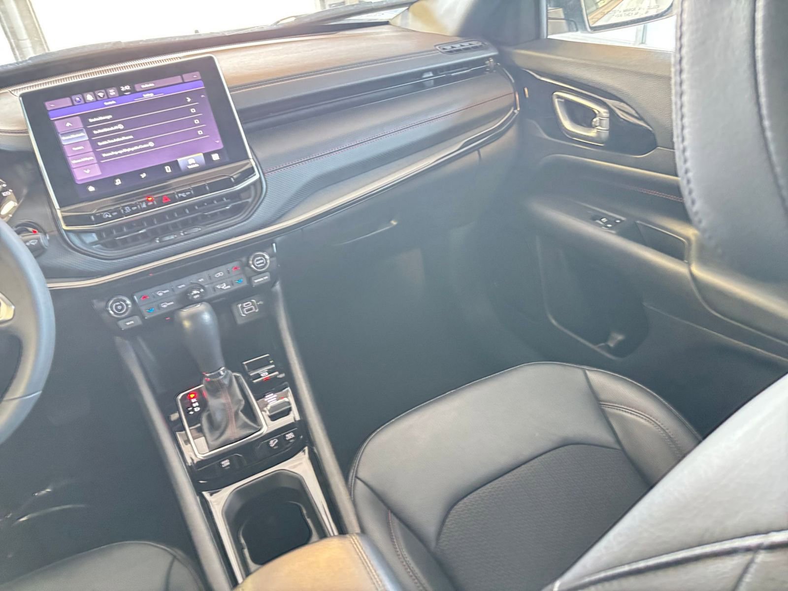 Thumbnail: 2025 Jeep Compass - 34