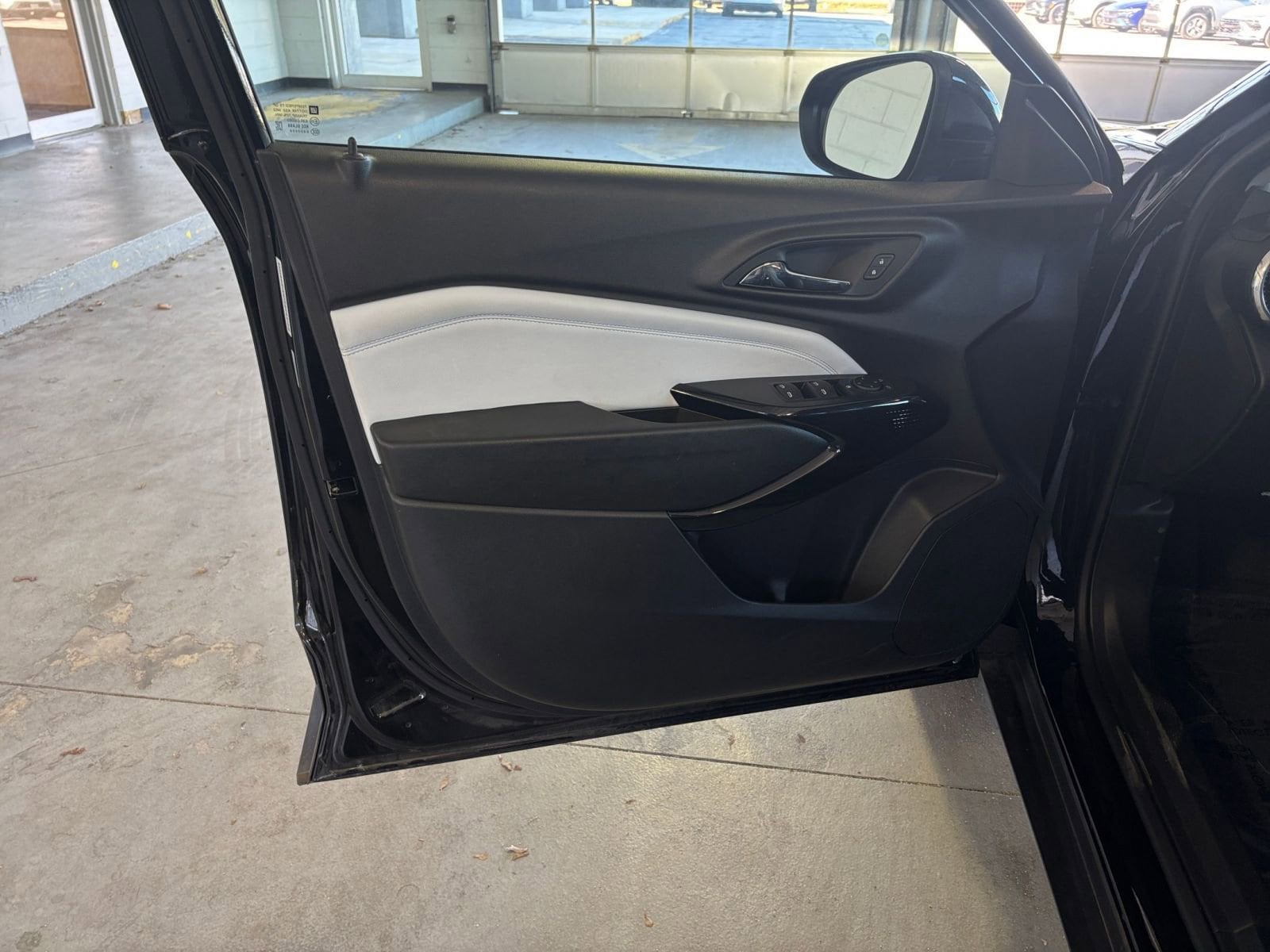 Thumbnail: 2025 Chevrolet Trax - 22