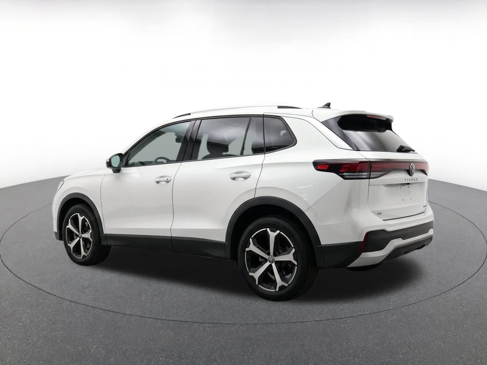 Thumbnail: 2026 Volkswagen Tiguan - 5