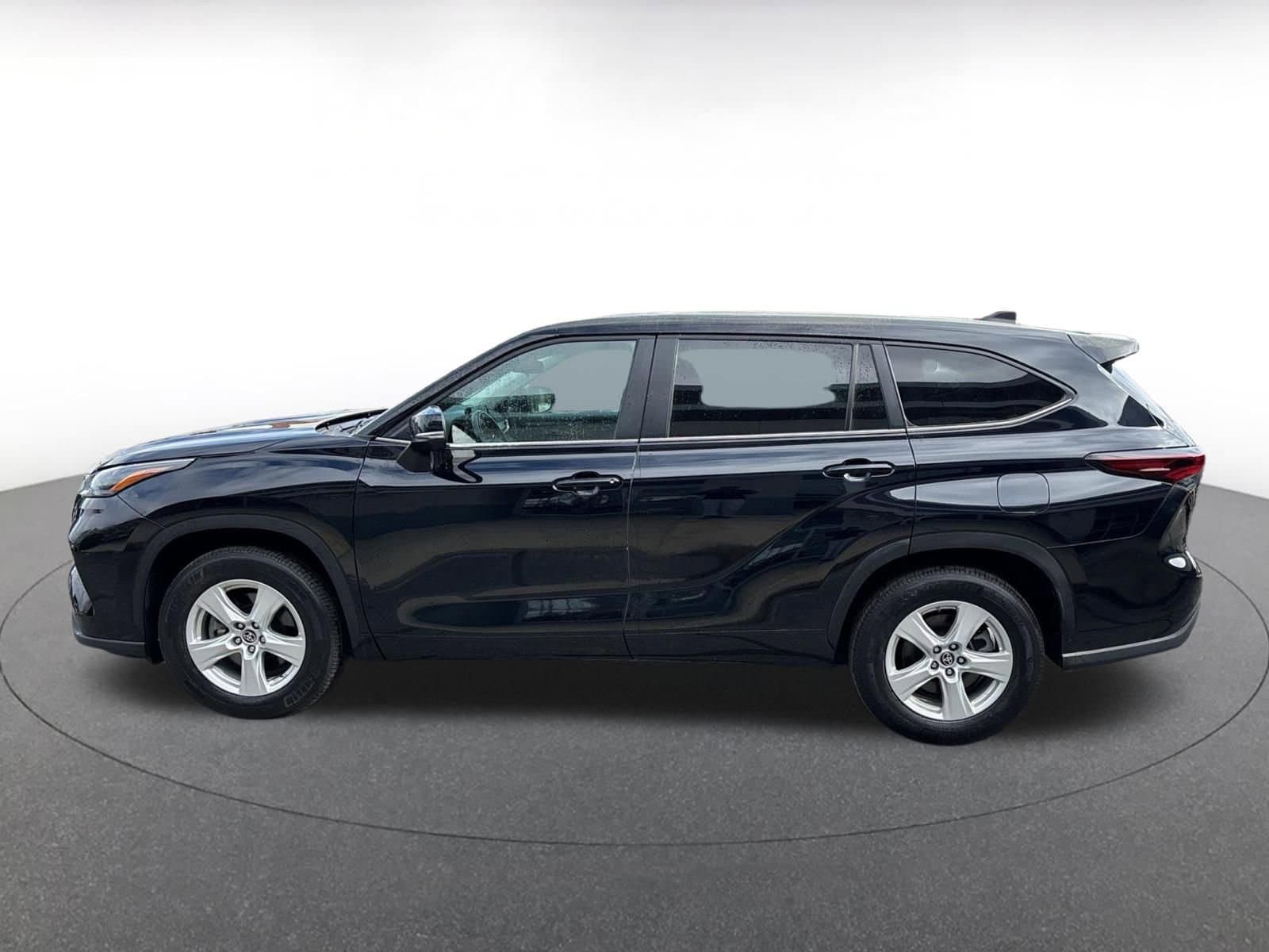 Thumbnail: 2025 Toyota Highlander - 10