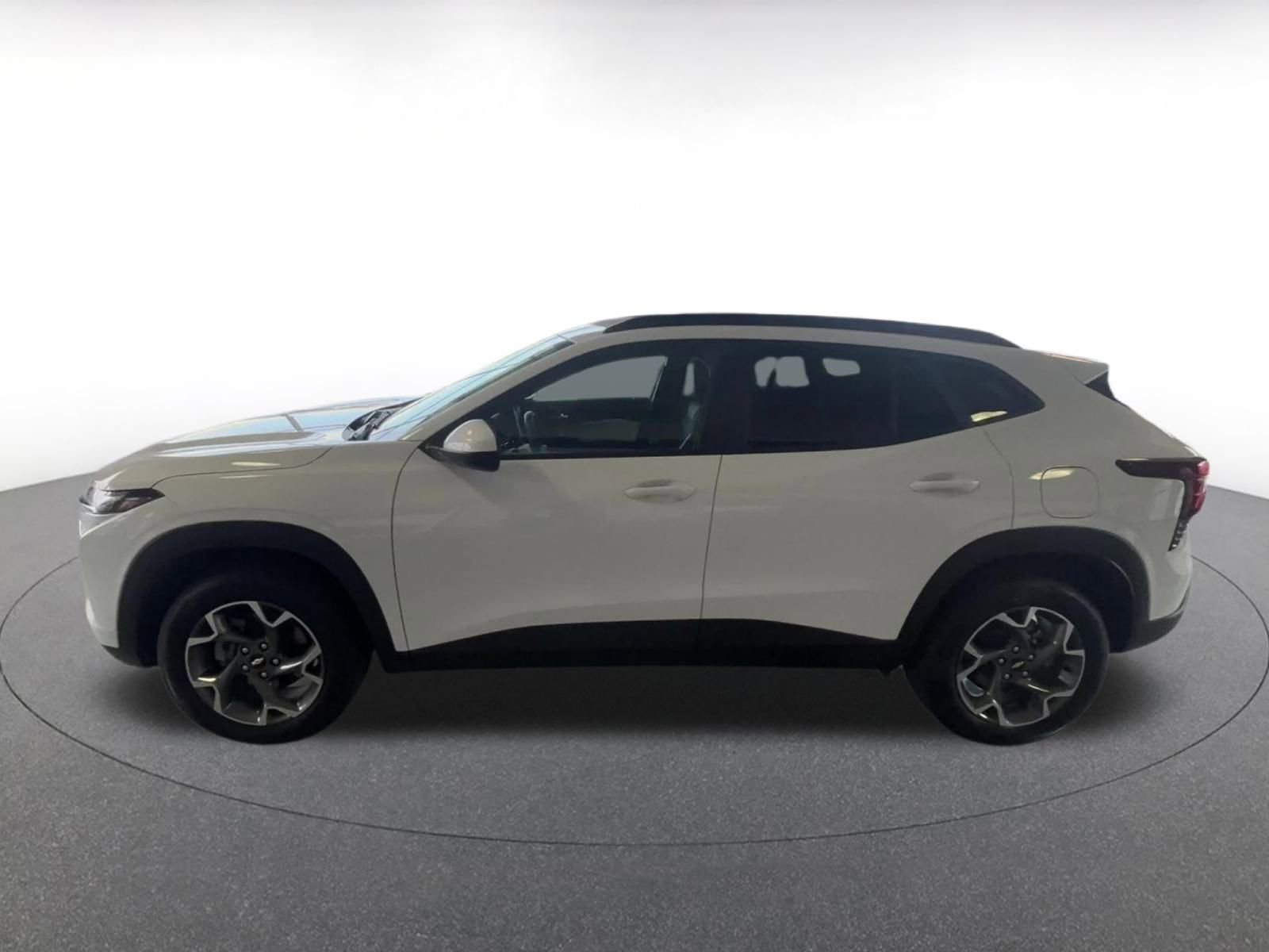 Thumbnail: 2025 Chevrolet Trax - 8