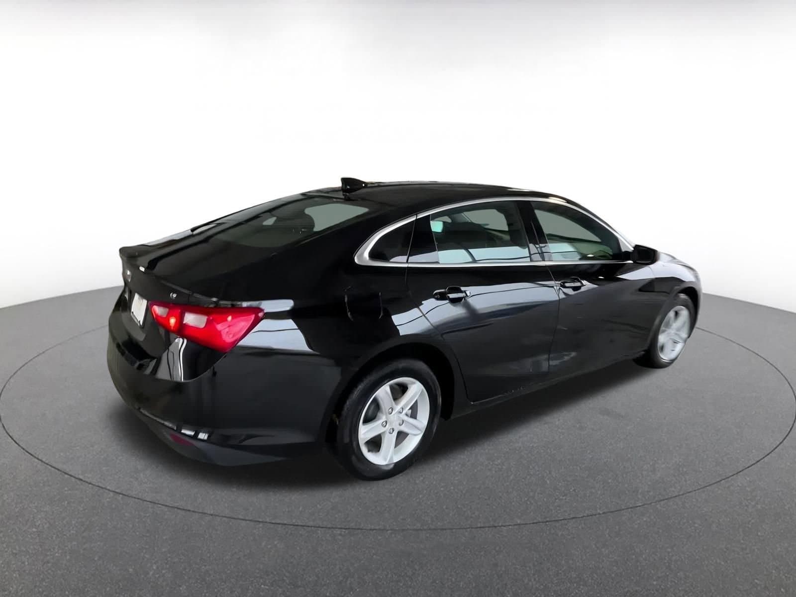 Thumbnail: 2023 Chevrolet Malibu - 20