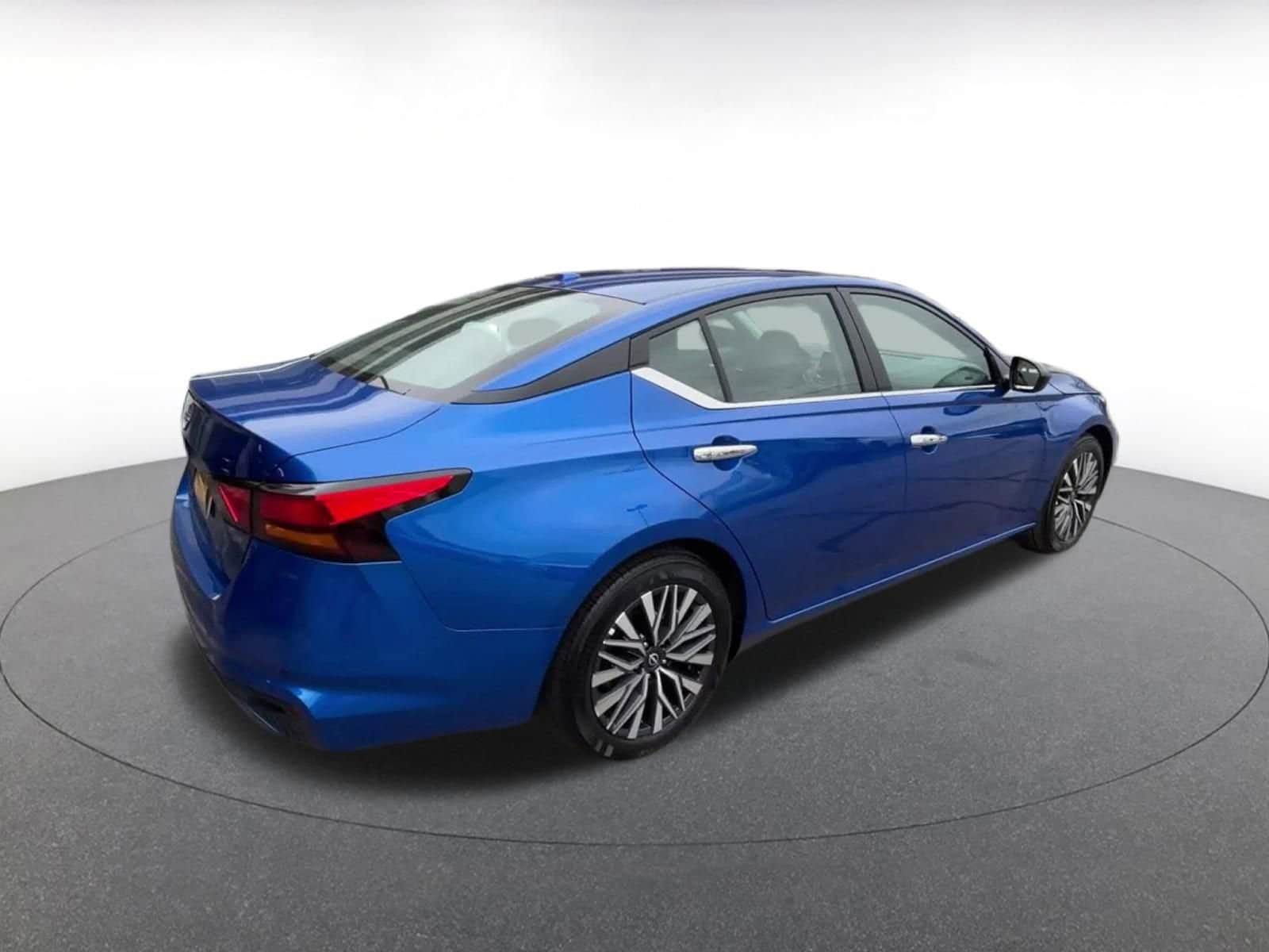 Thumbnail: 2025 Nissan Altima - 18