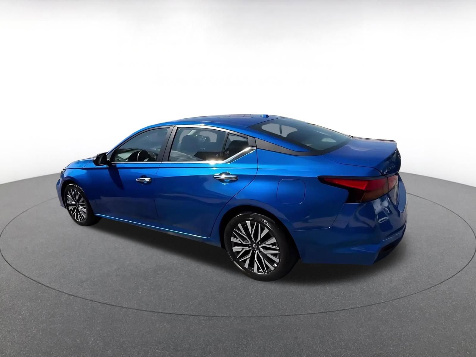 Thumbnail: 2025 Nissan Altima - 10