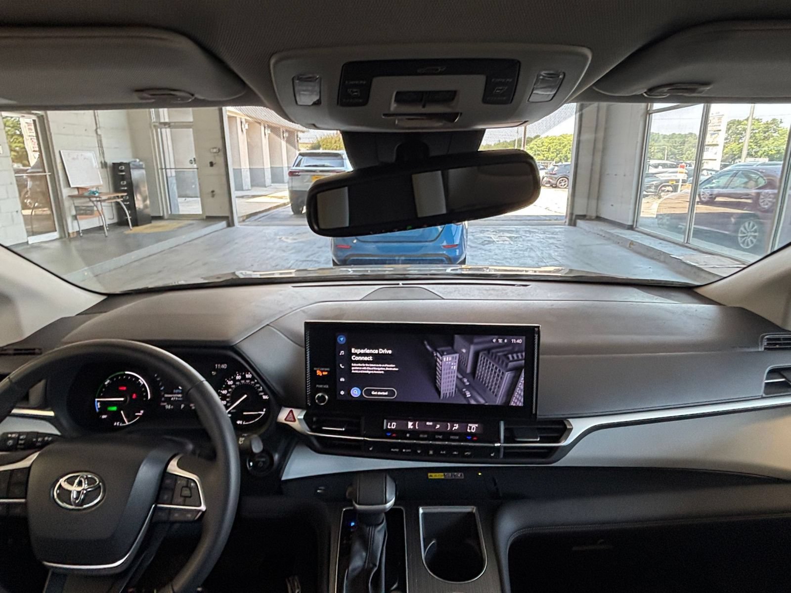 Thumbnail: 2025 Toyota Sienna - 31