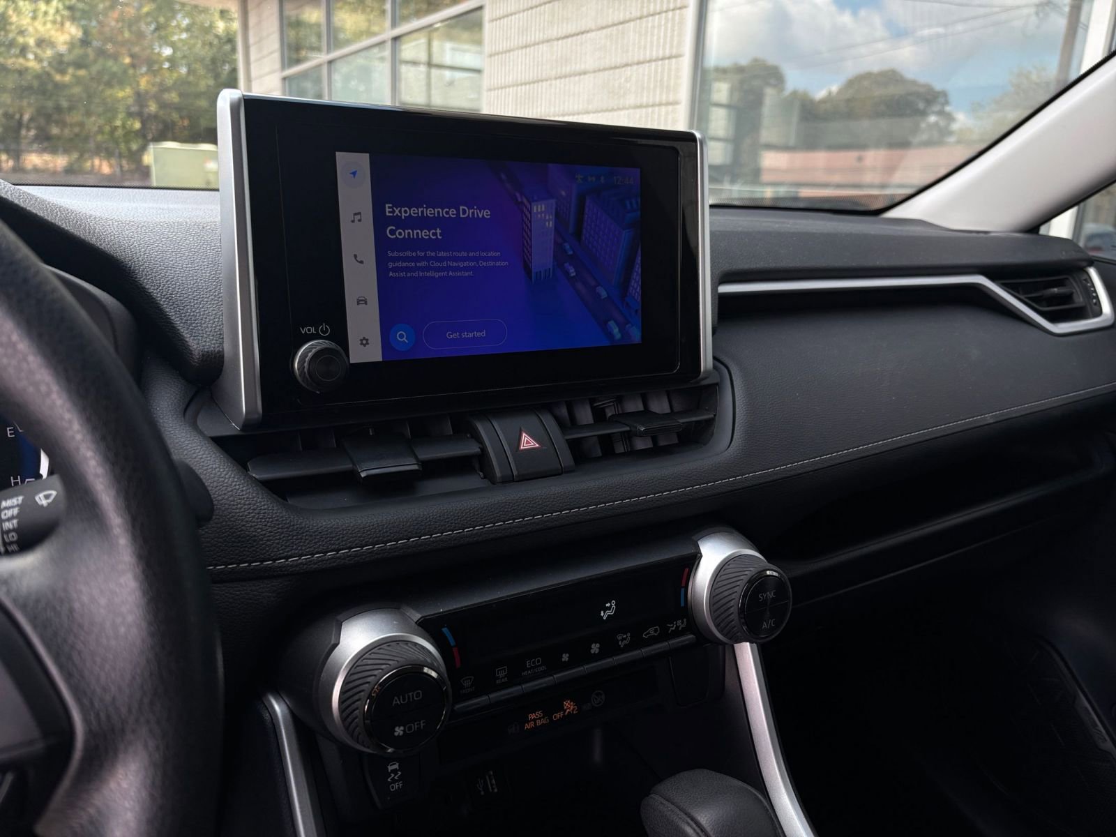 Thumbnail: 2025 Toyota RAV4 - 21