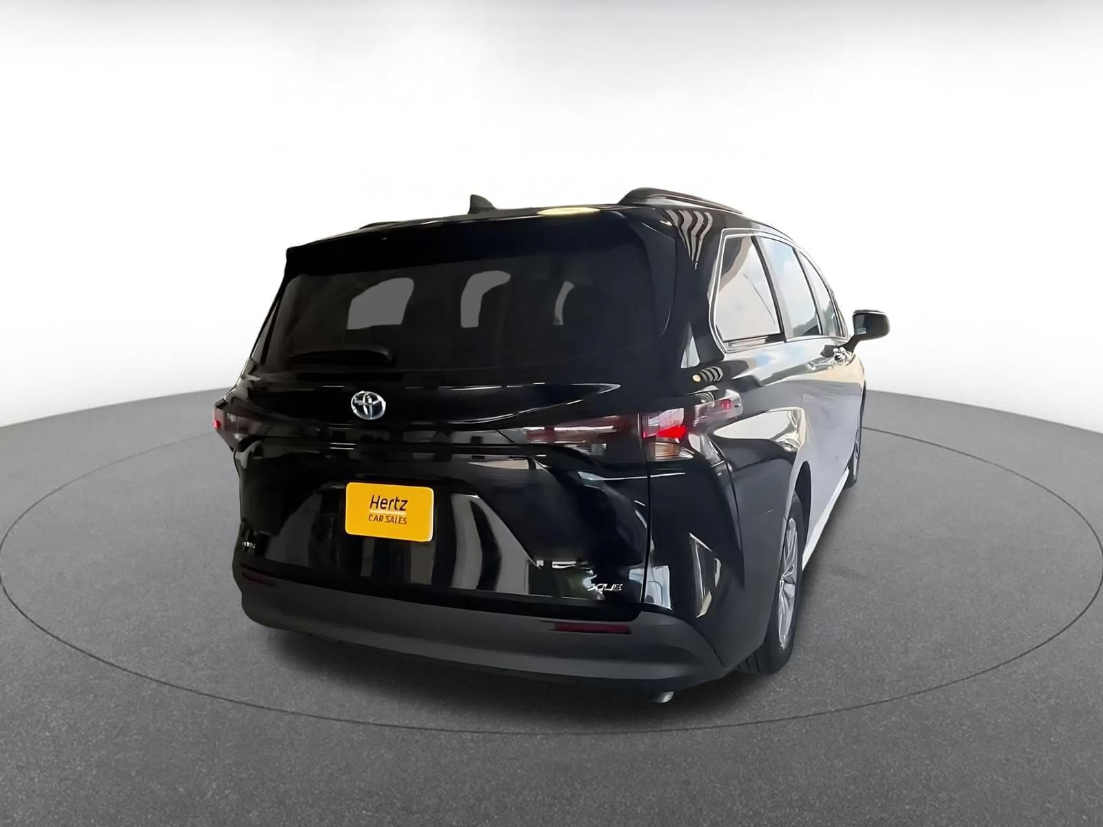 Thumbnail: 2025 Toyota Sienna - 13
