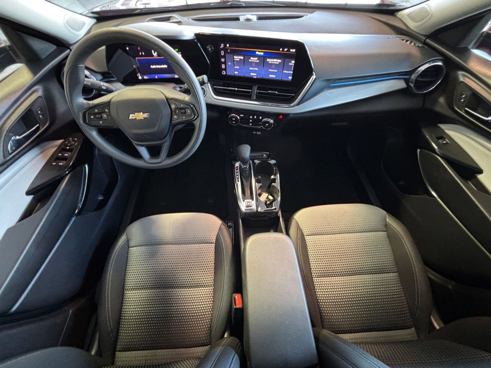 Thumbnail: 2025 Chevrolet Trax - 32