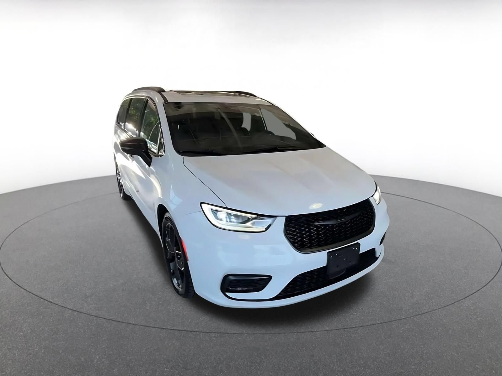 Thumbnail: 2025 Chrysler Pacifica - 3