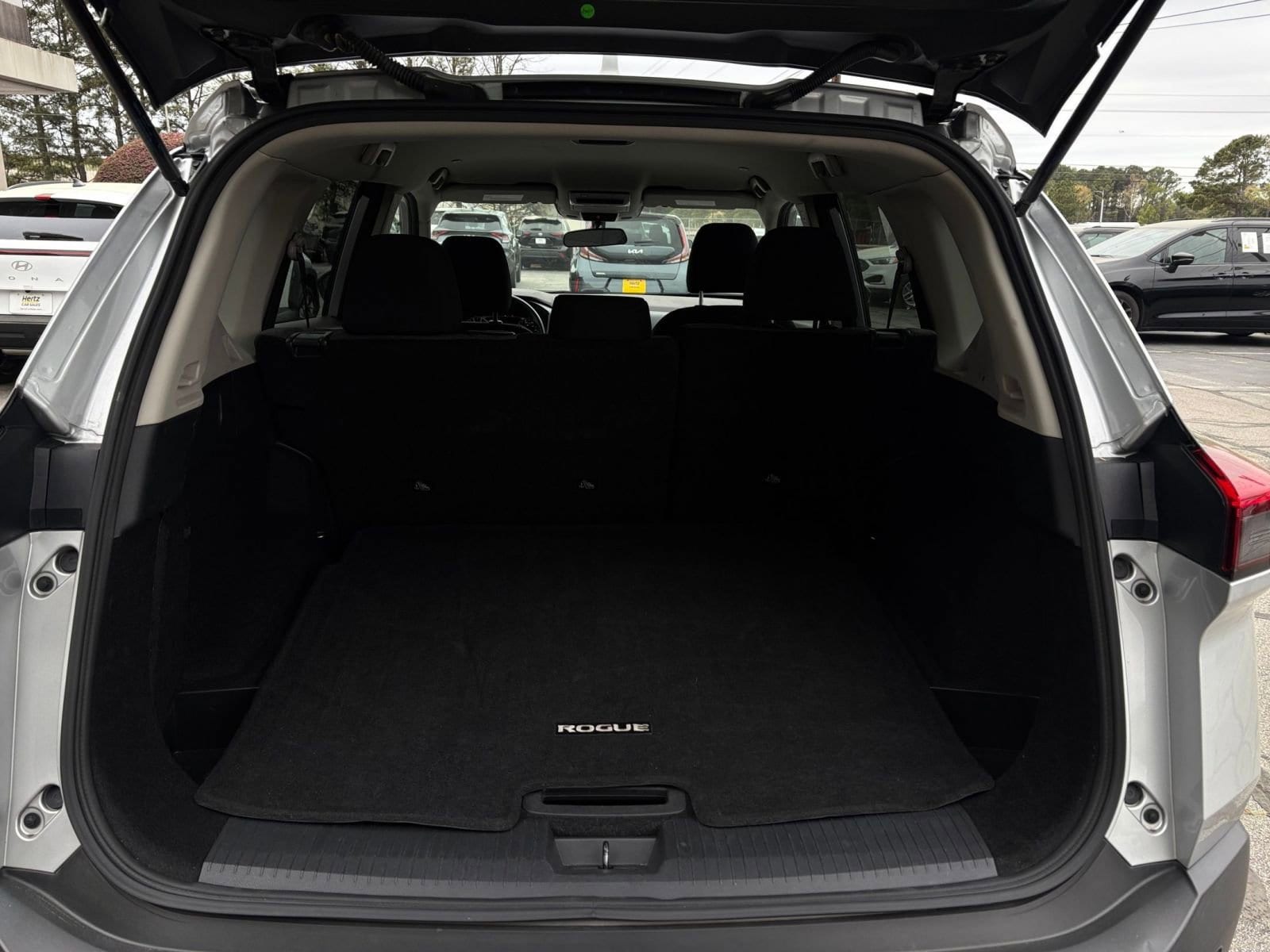 Thumbnail: 2023 Nissan Rogue - 32