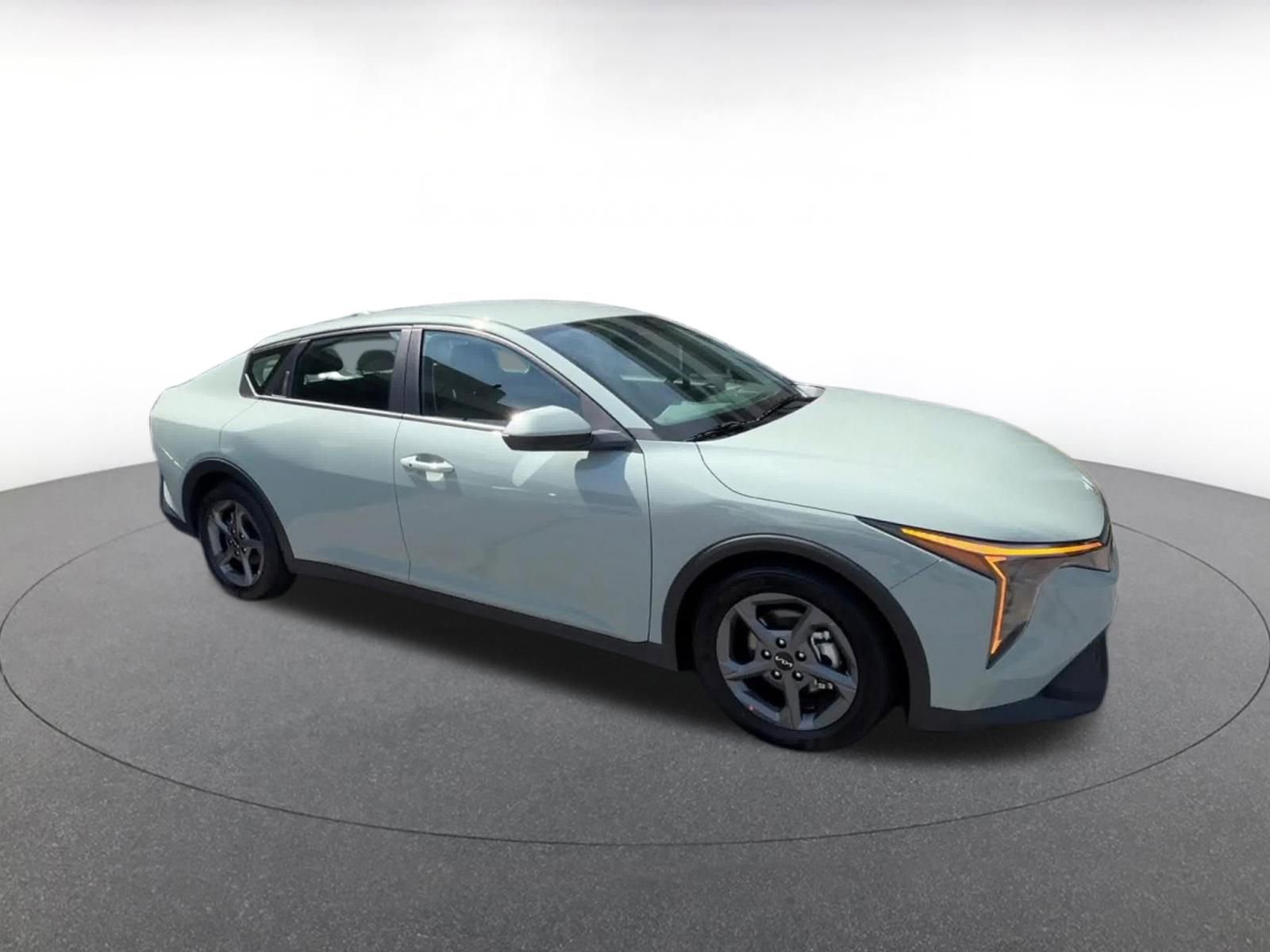 Thumbnail: 2025 Kia K4 - 3
