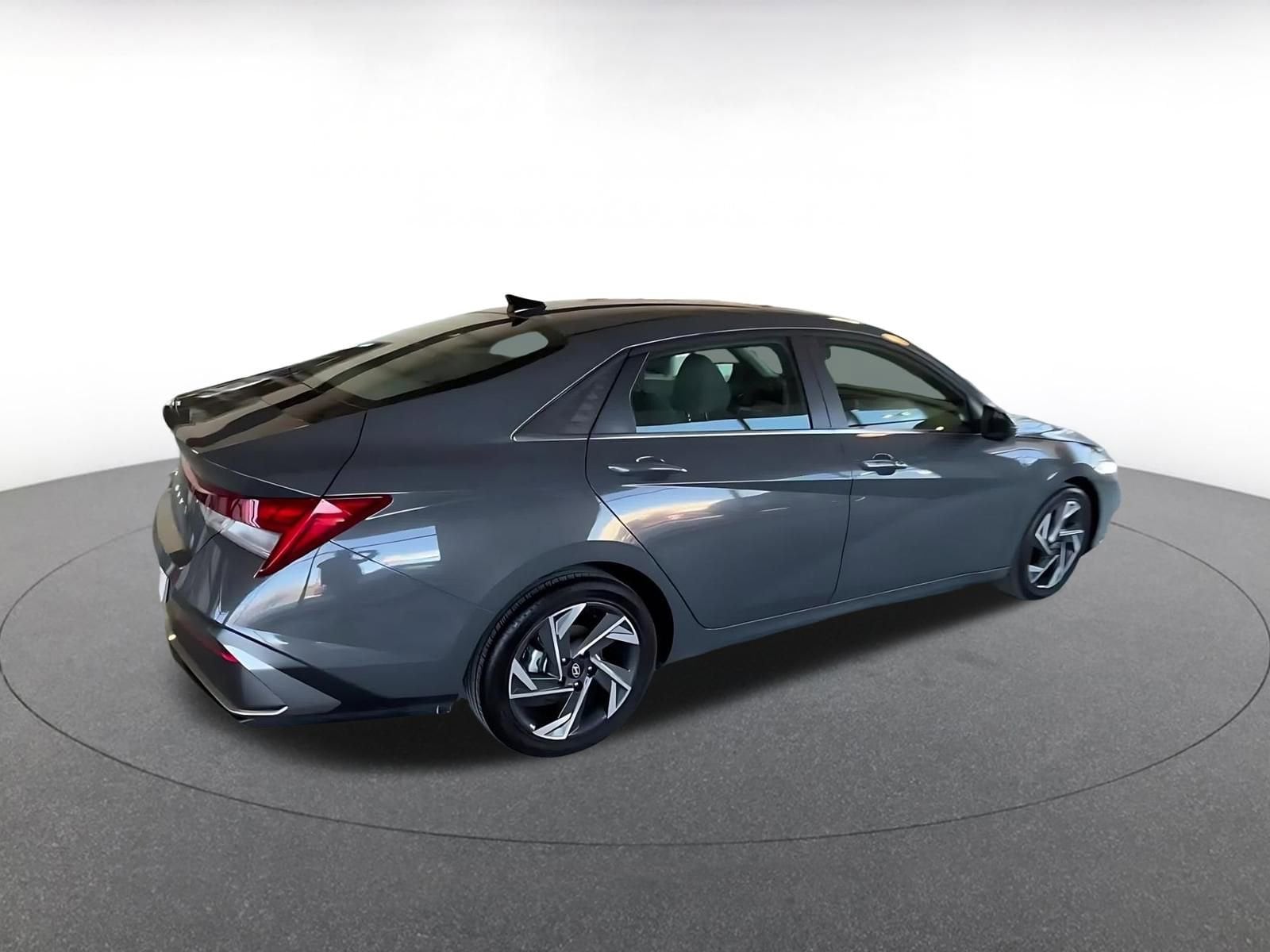 Thumbnail: 2025 Hyundai Elantra - 18