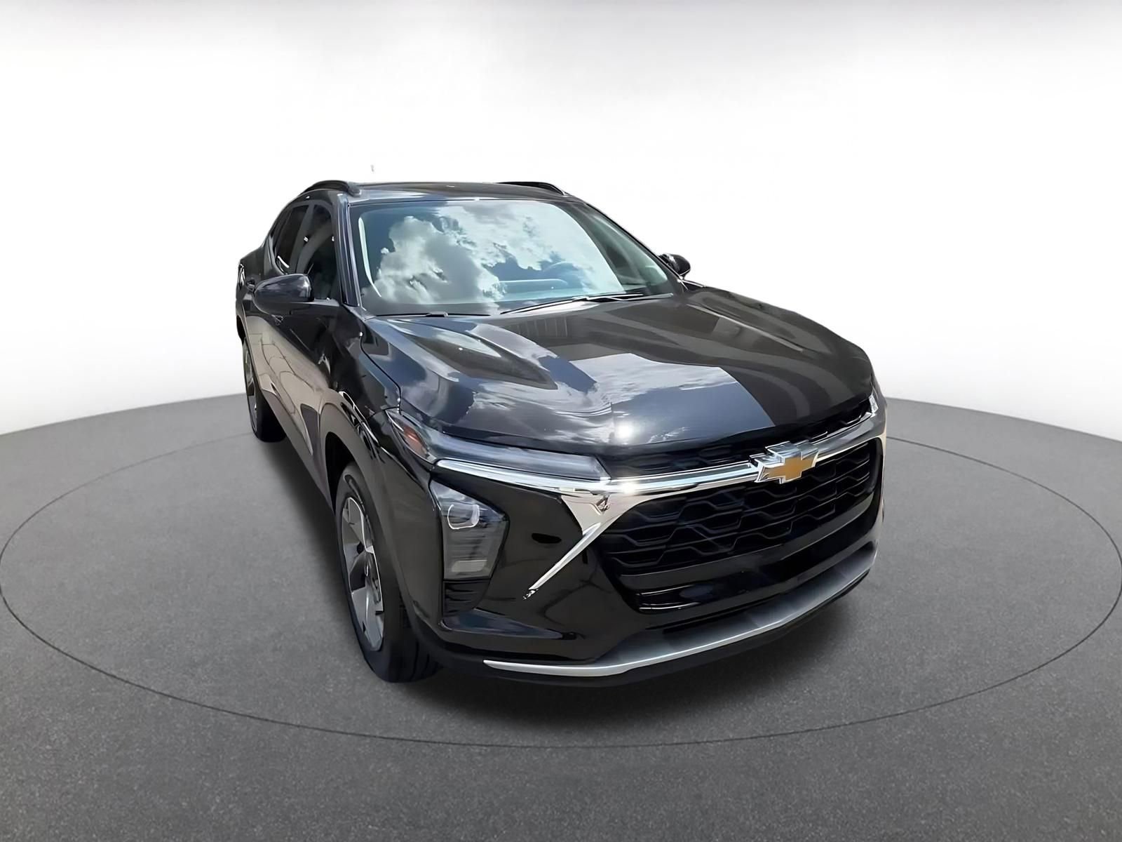 Thumbnail: 2025 Chevrolet Trax - 3