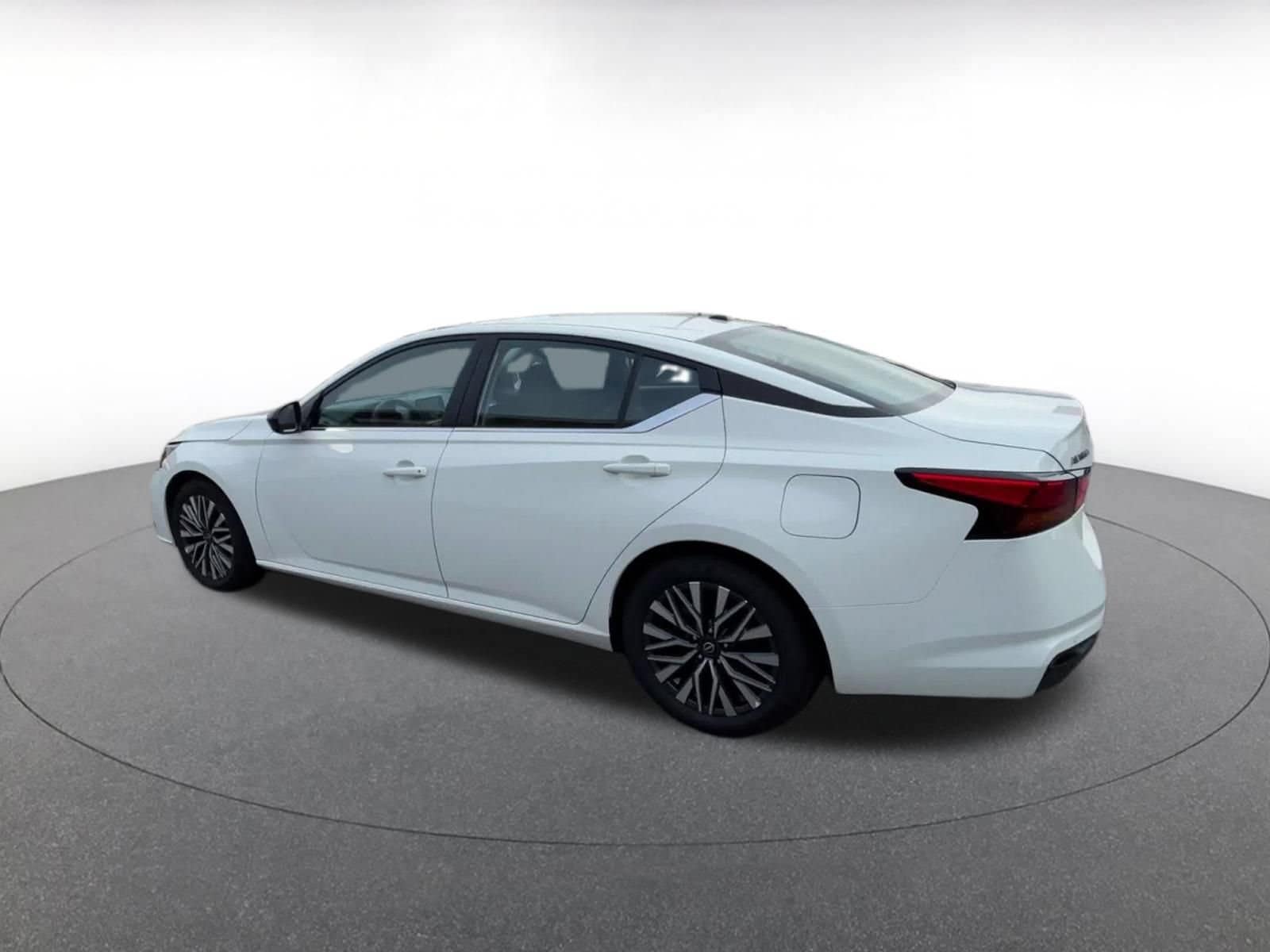 Thumbnail: 2026 Nissan Altima - 9