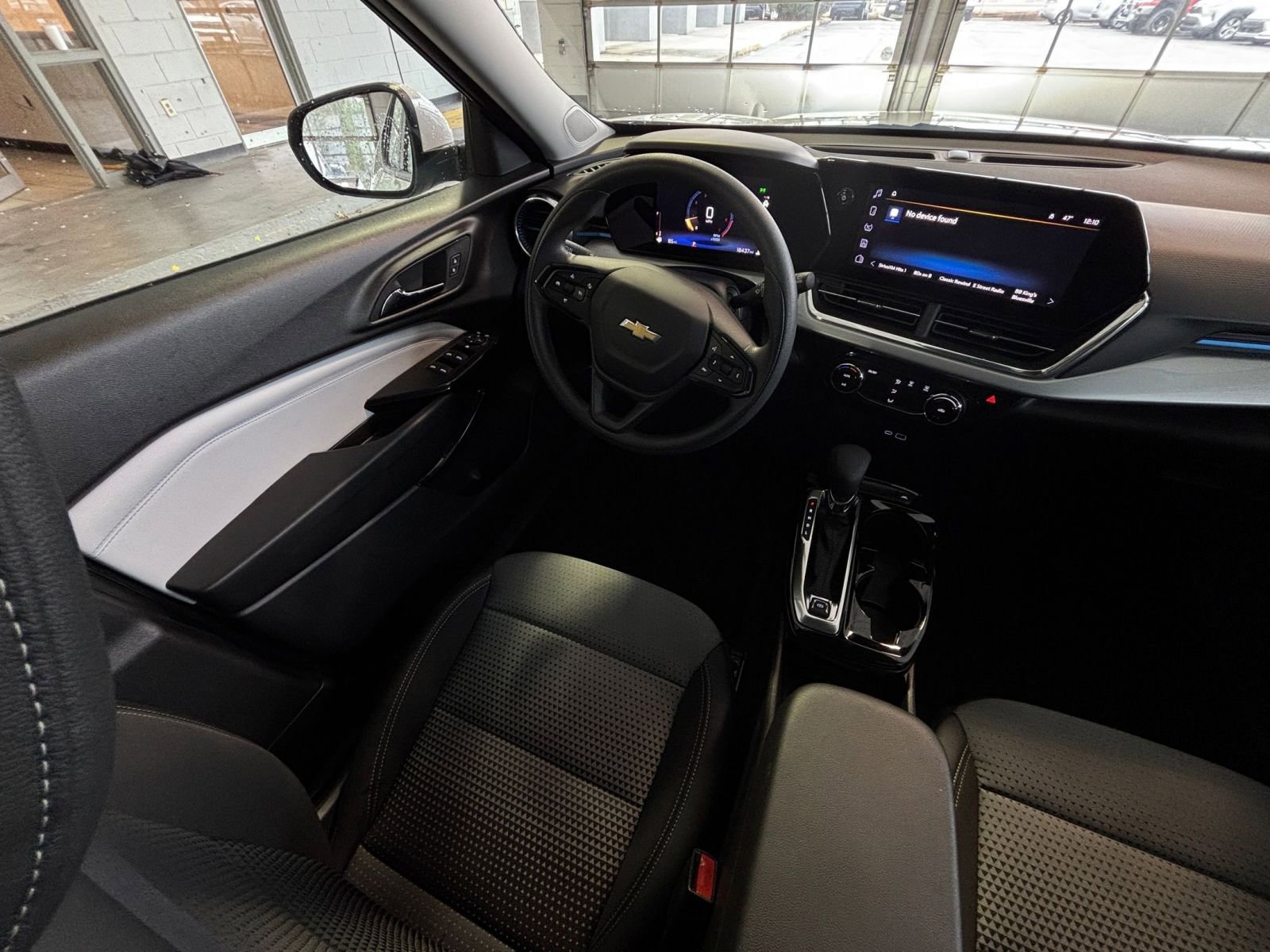 Thumbnail: 2025 Chevrolet Trax - 33