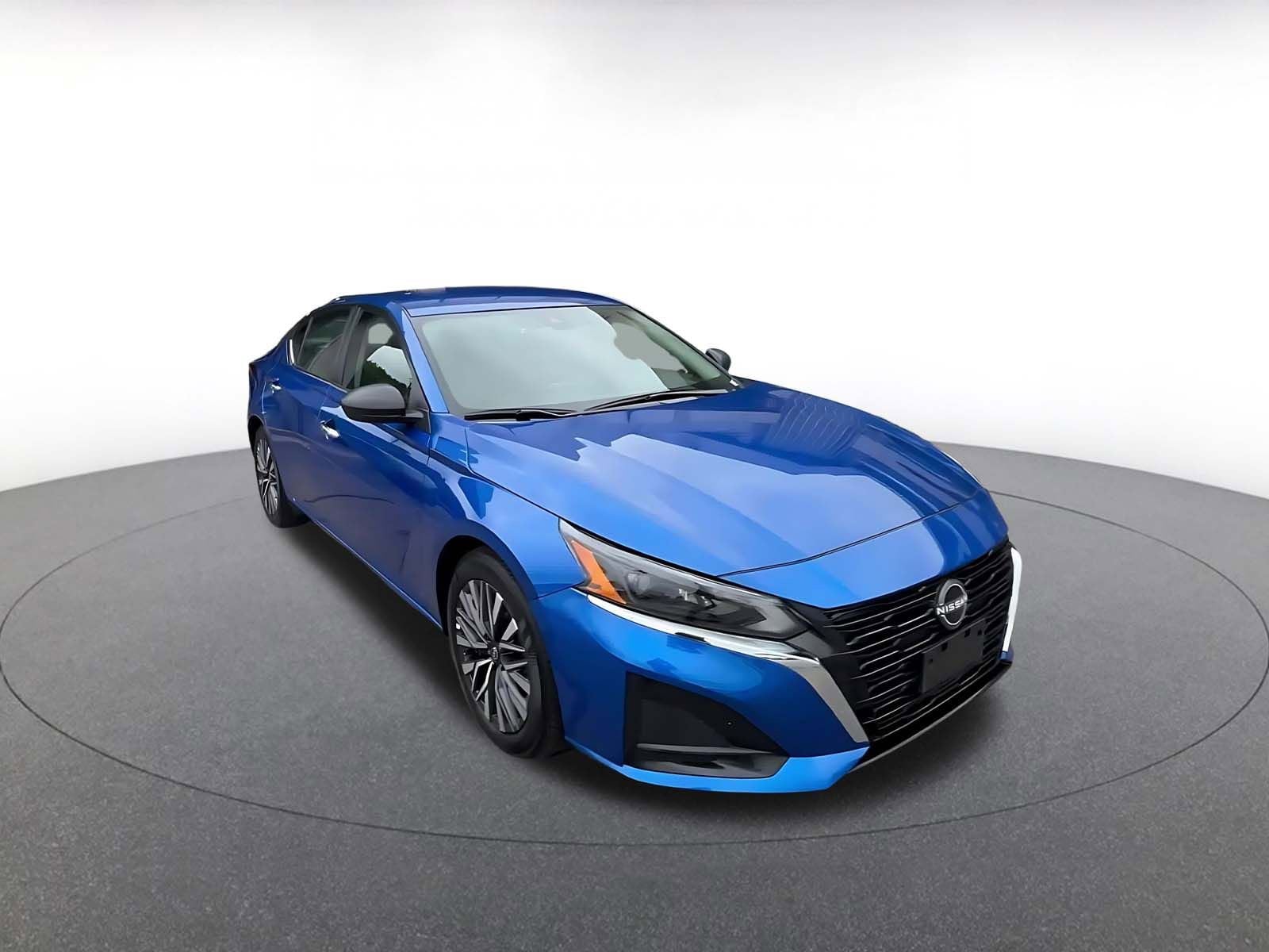 Thumbnail: 2025 Nissan Altima - 3