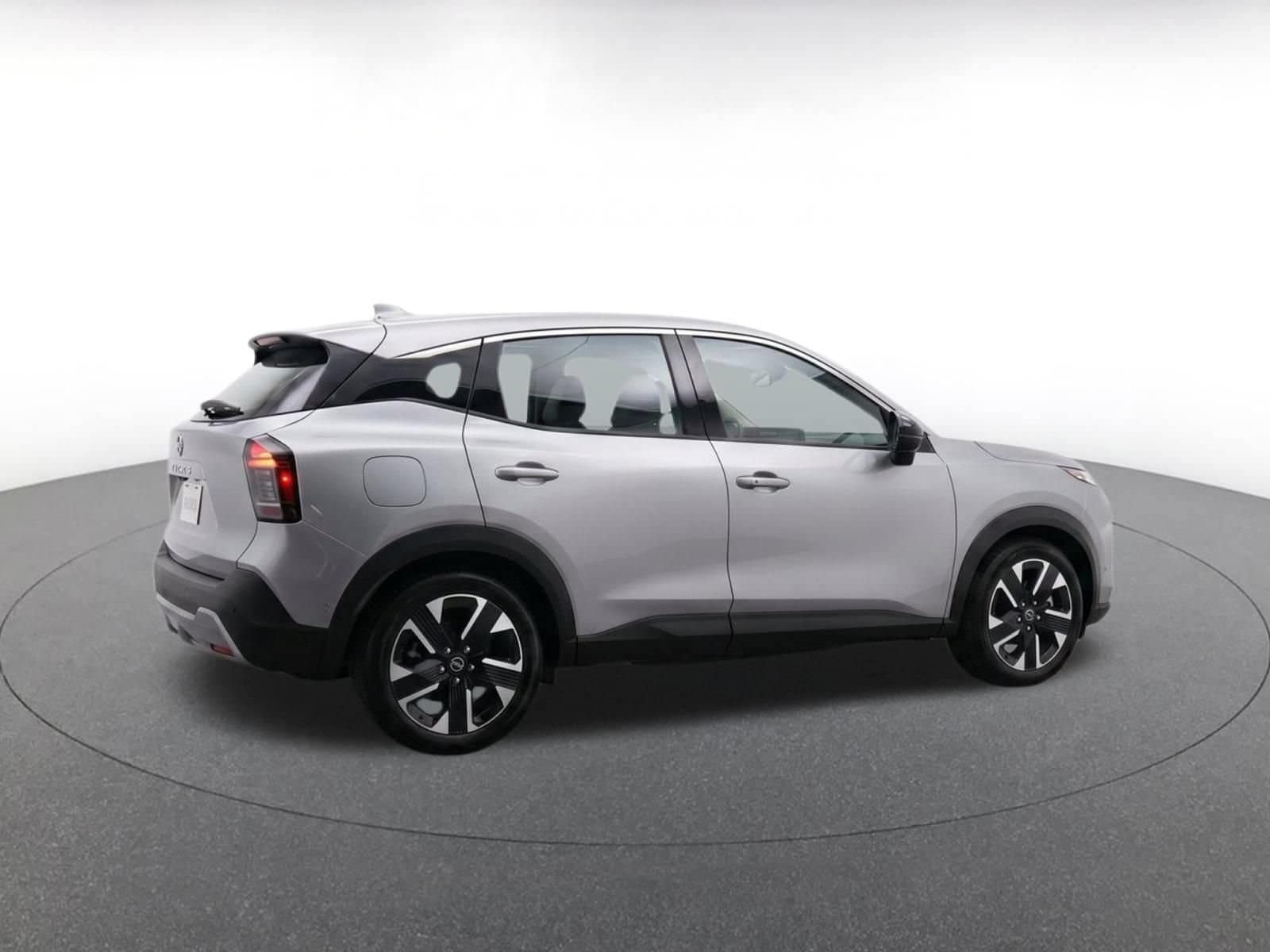 Thumbnail: 2026 Nissan Kicks - 8