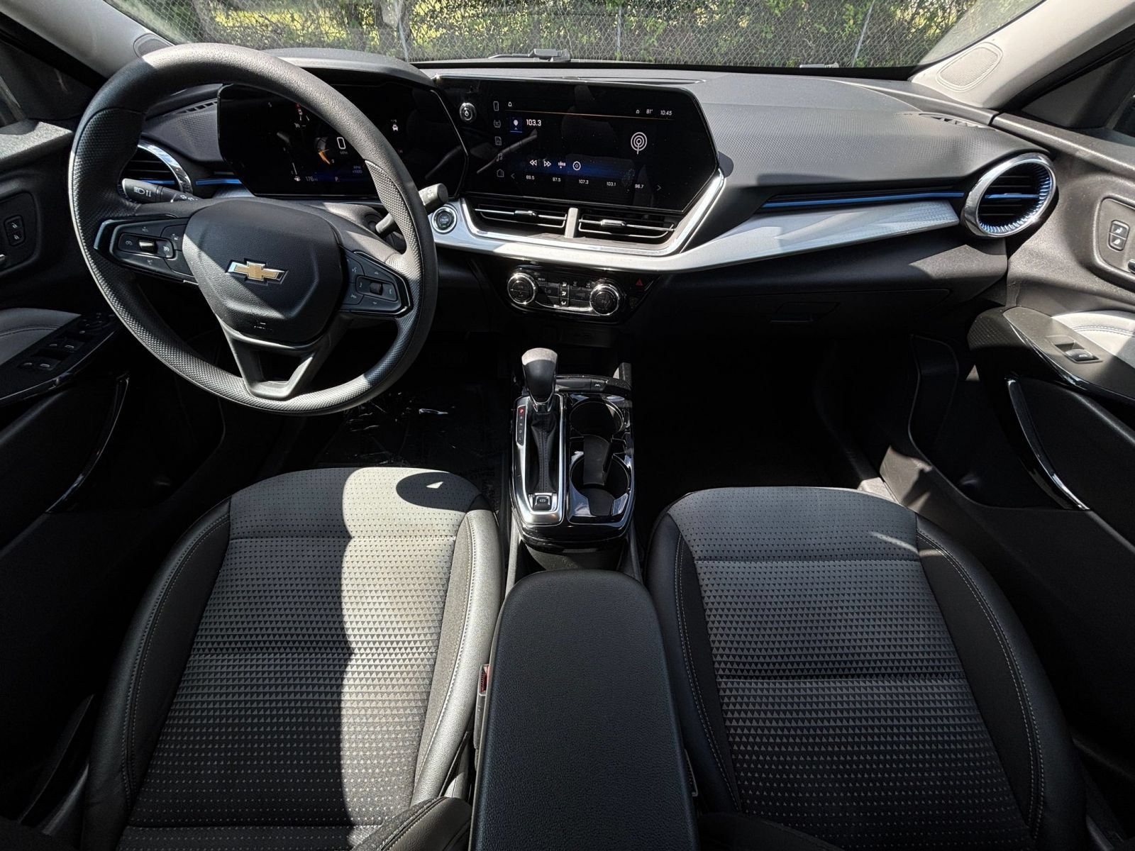 Thumbnail: 2025 Chevrolet Trax - 28
