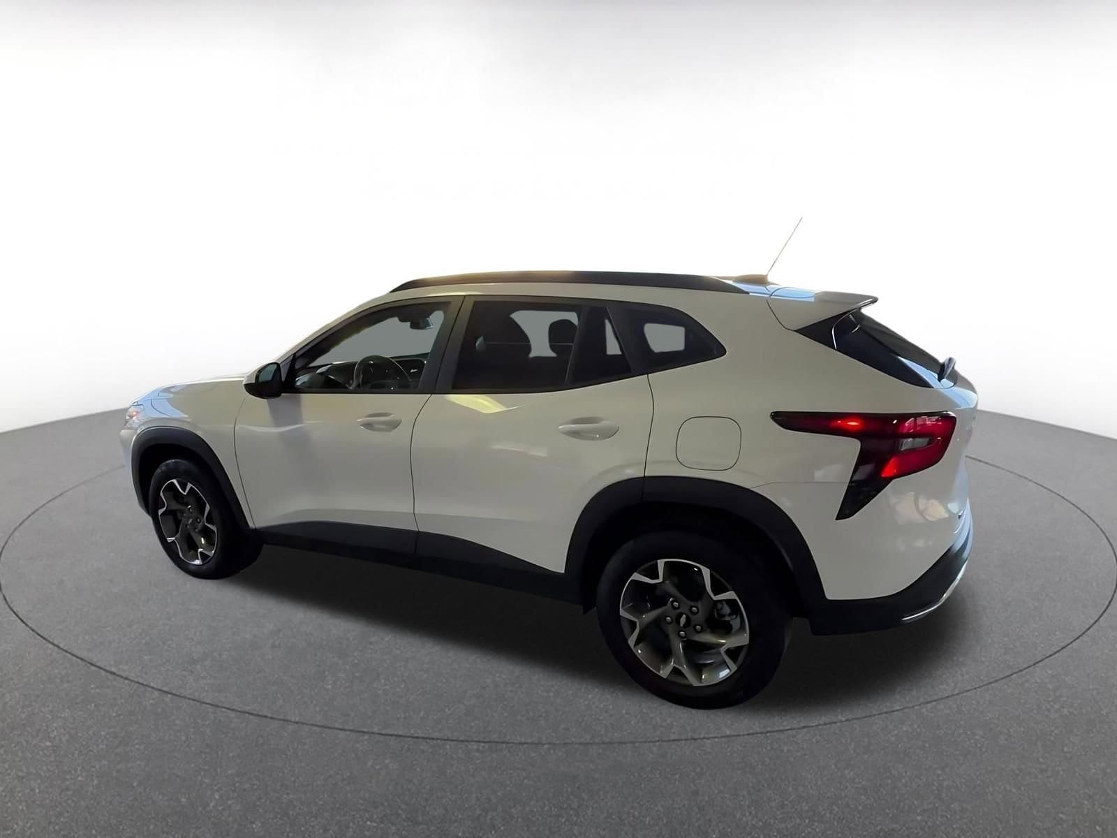 Thumbnail: 2025 Chevrolet Trax - 10