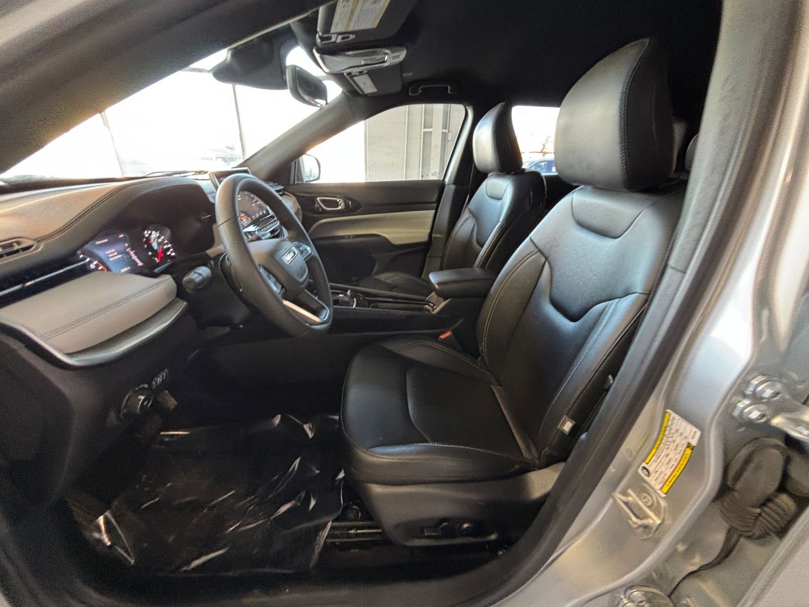 Thumbnail: 2025 Jeep Compass - 28