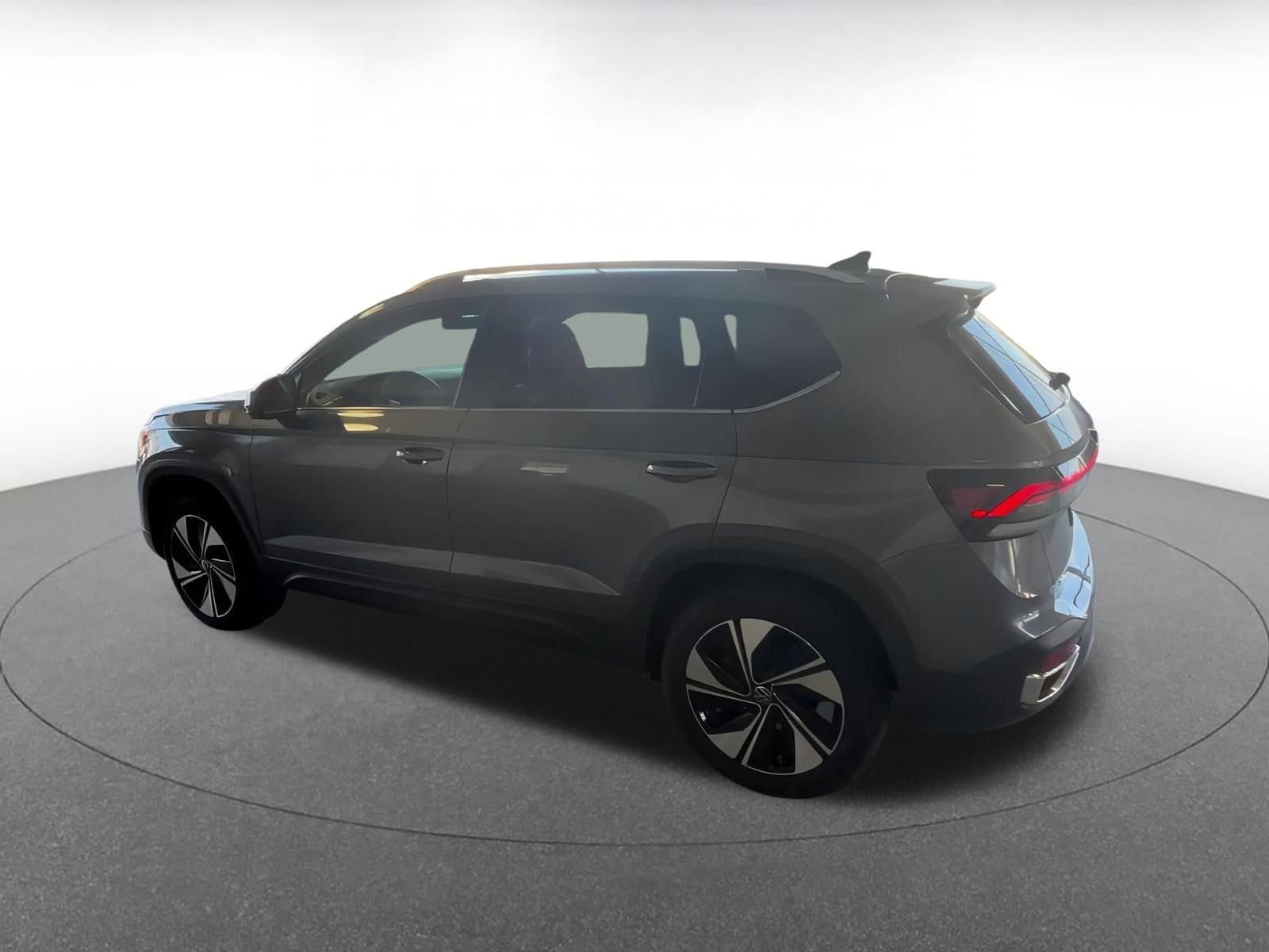 Thumbnail: 2025 Volkswagen Taos - 13