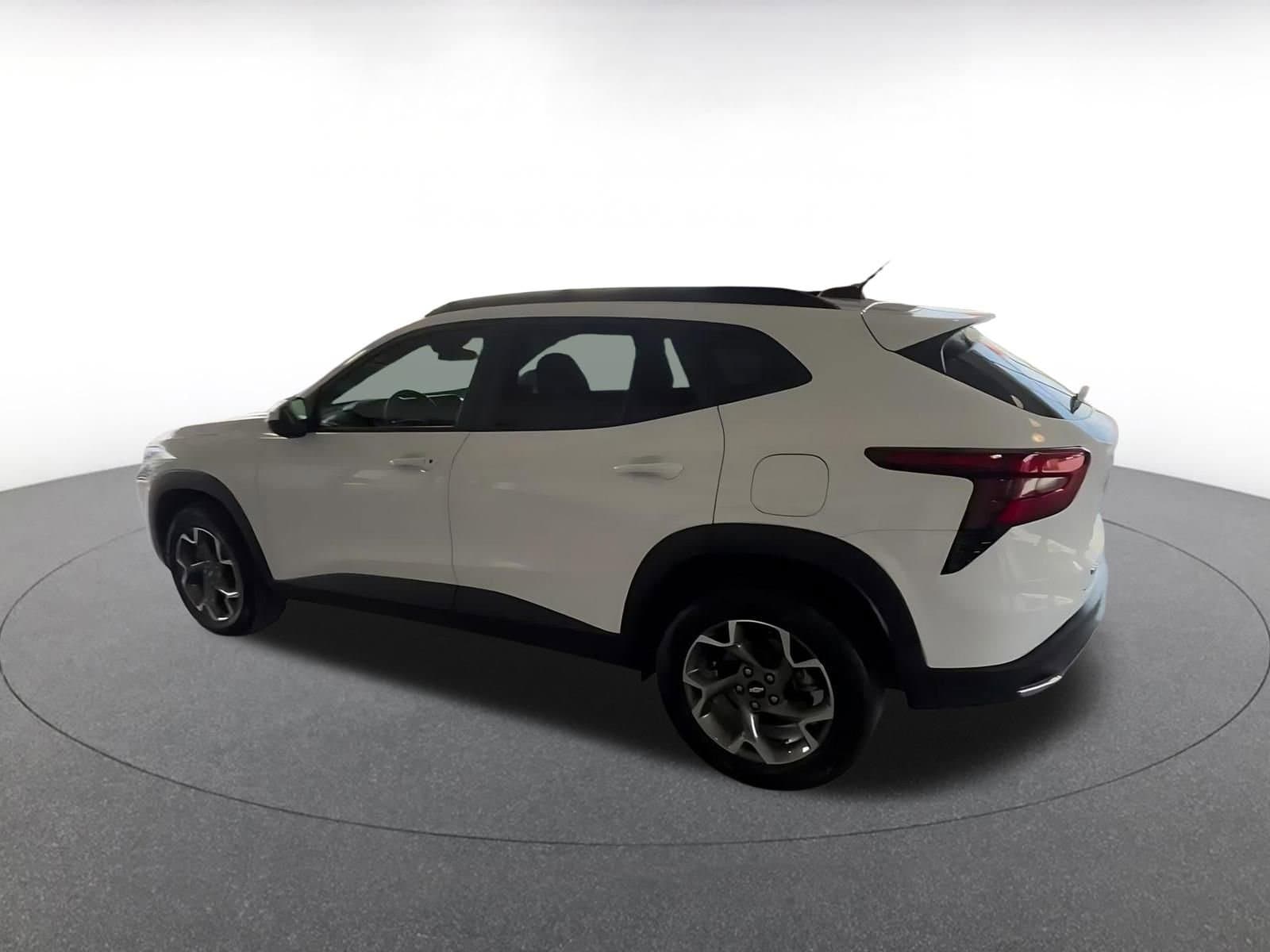 Thumbnail: 2025 Chevrolet Trax - 10