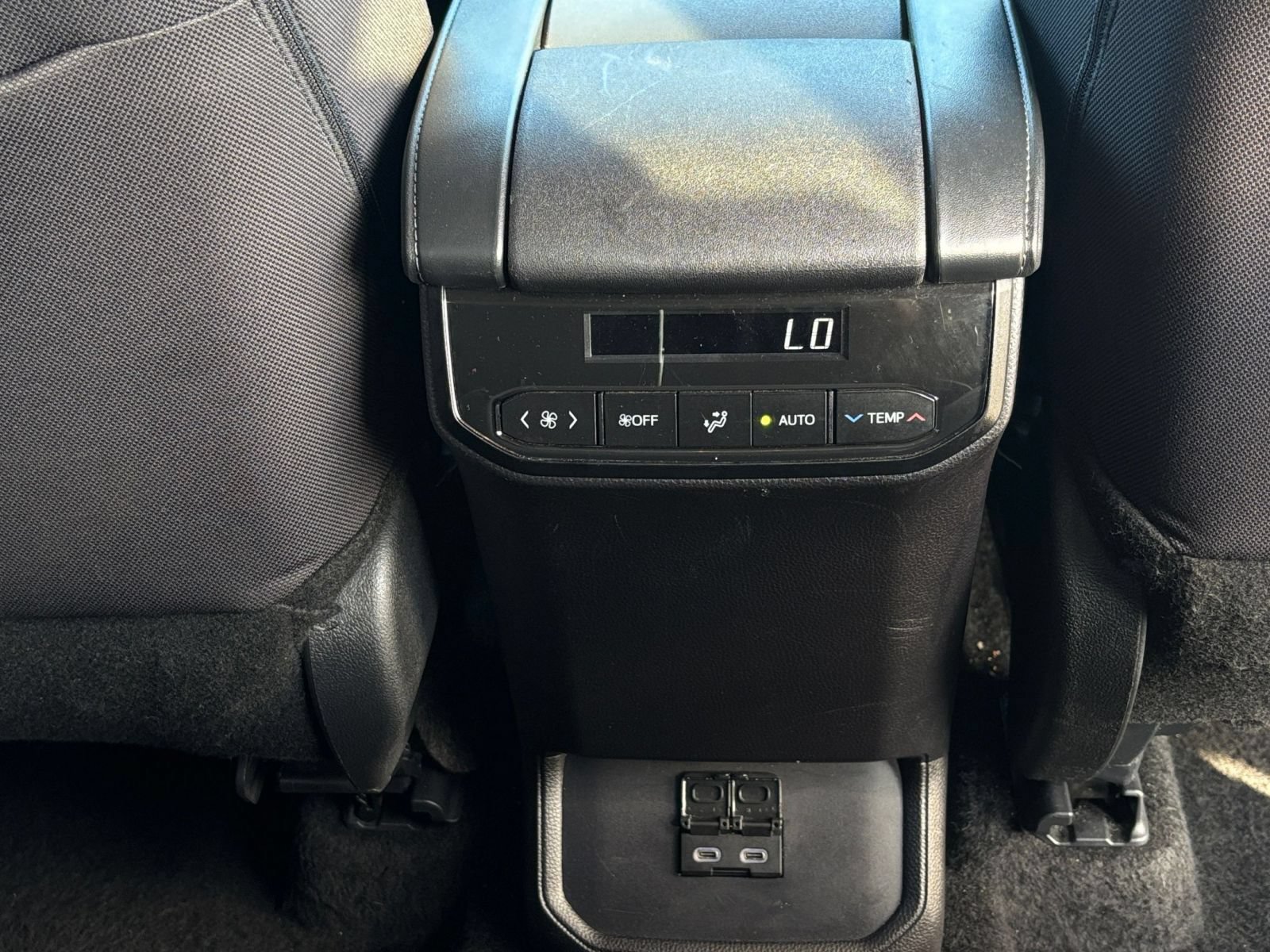 Thumbnail: 2025 Toyota Highlander - 25