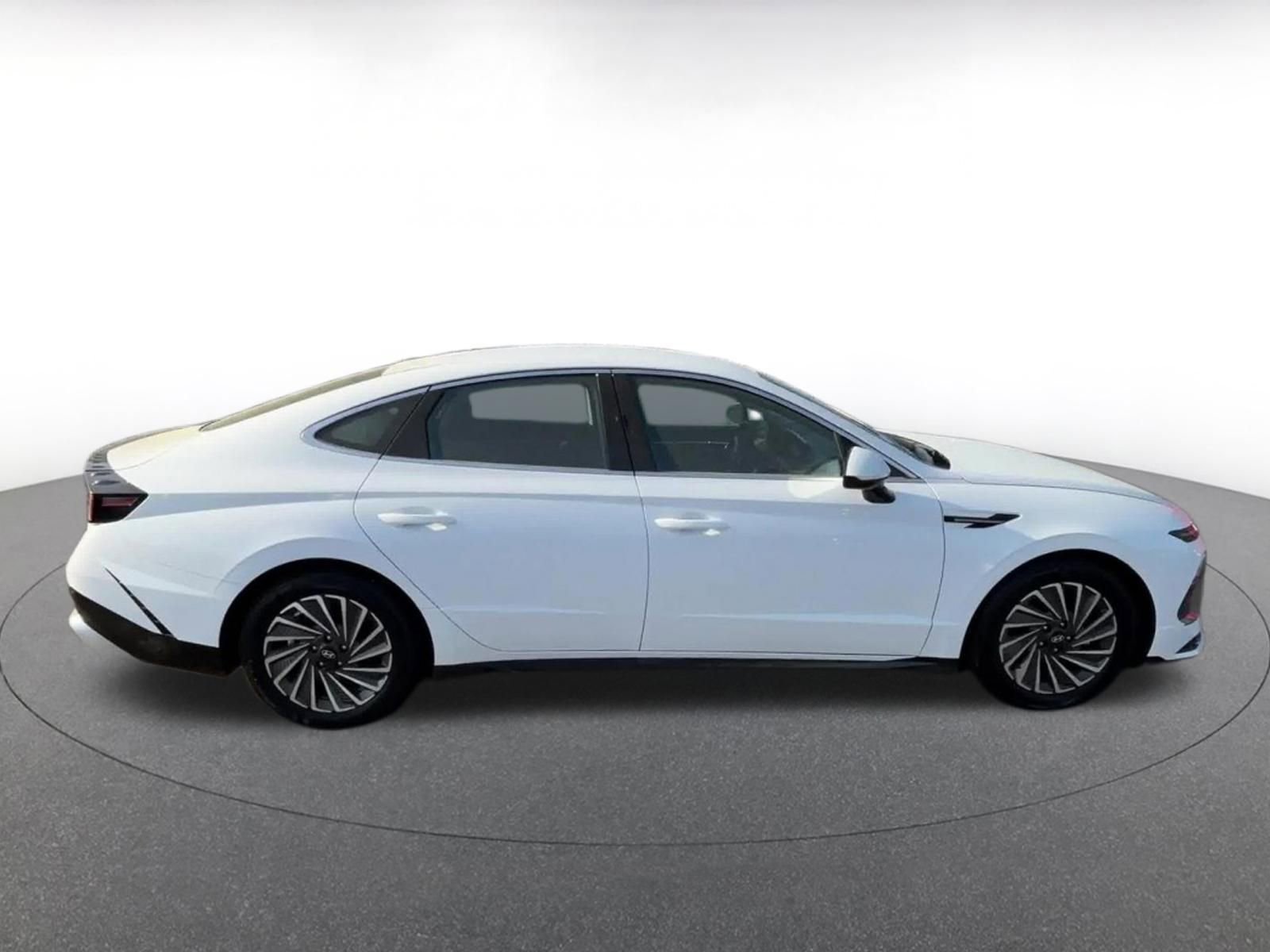 Thumbnail: 2025 Hyundai Sonata - 16