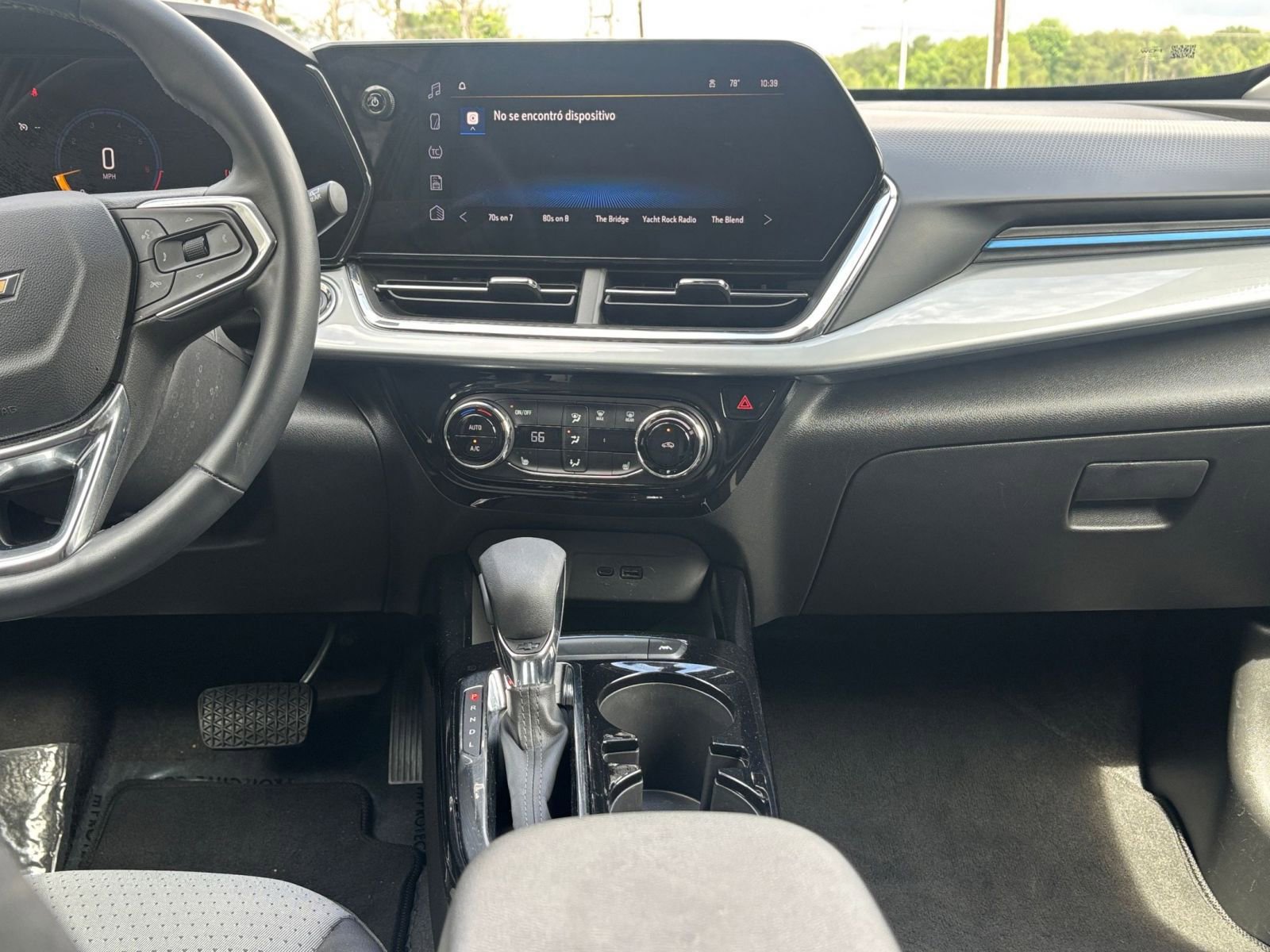 Thumbnail: 2025 Chevrolet Trax - 17