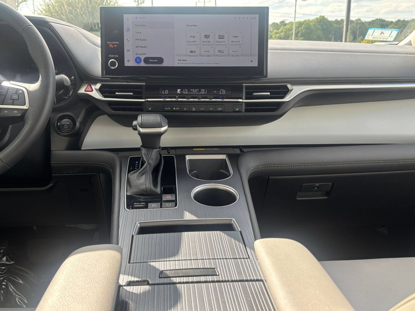Thumbnail: 2025 Toyota Sienna - 16