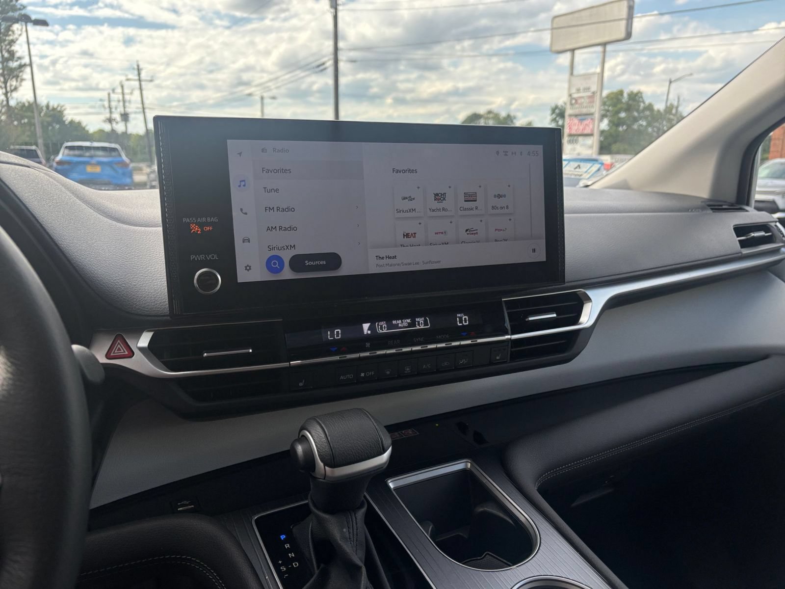 Thumbnail: 2025 Toyota Sienna - 19