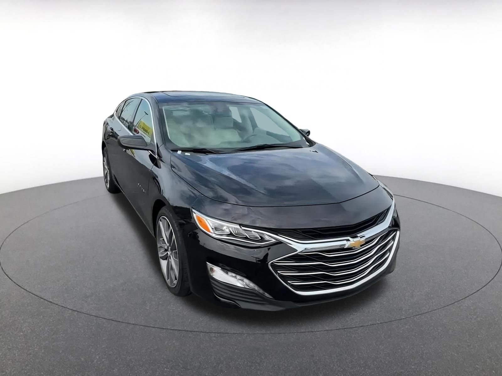 Thumbnail: 2024 Chevrolet Malibu - 3